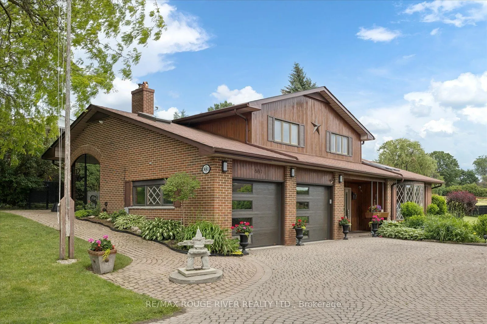 881 Swiss Heights Drive