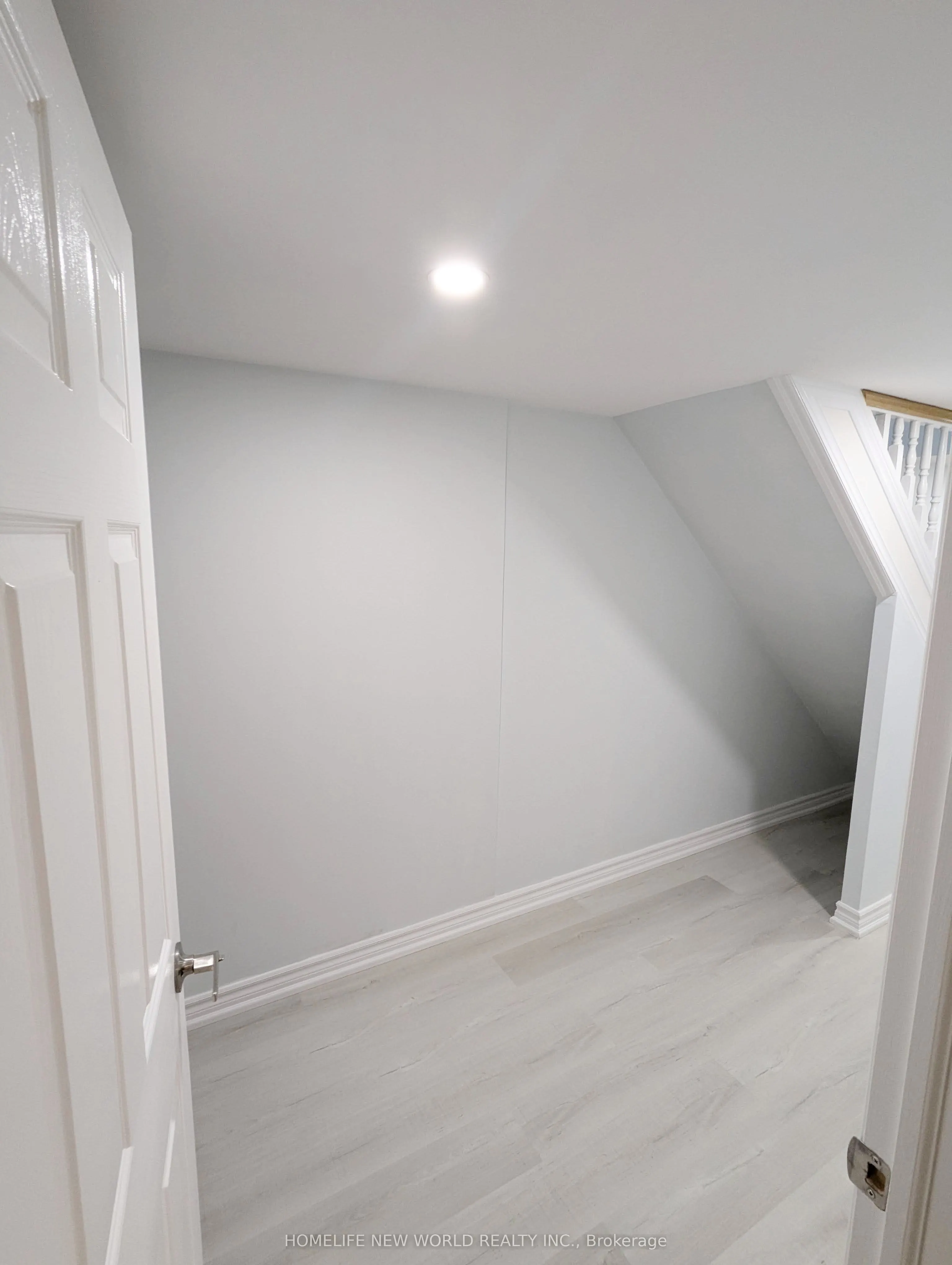 90 Oakvale Avenue #Lower