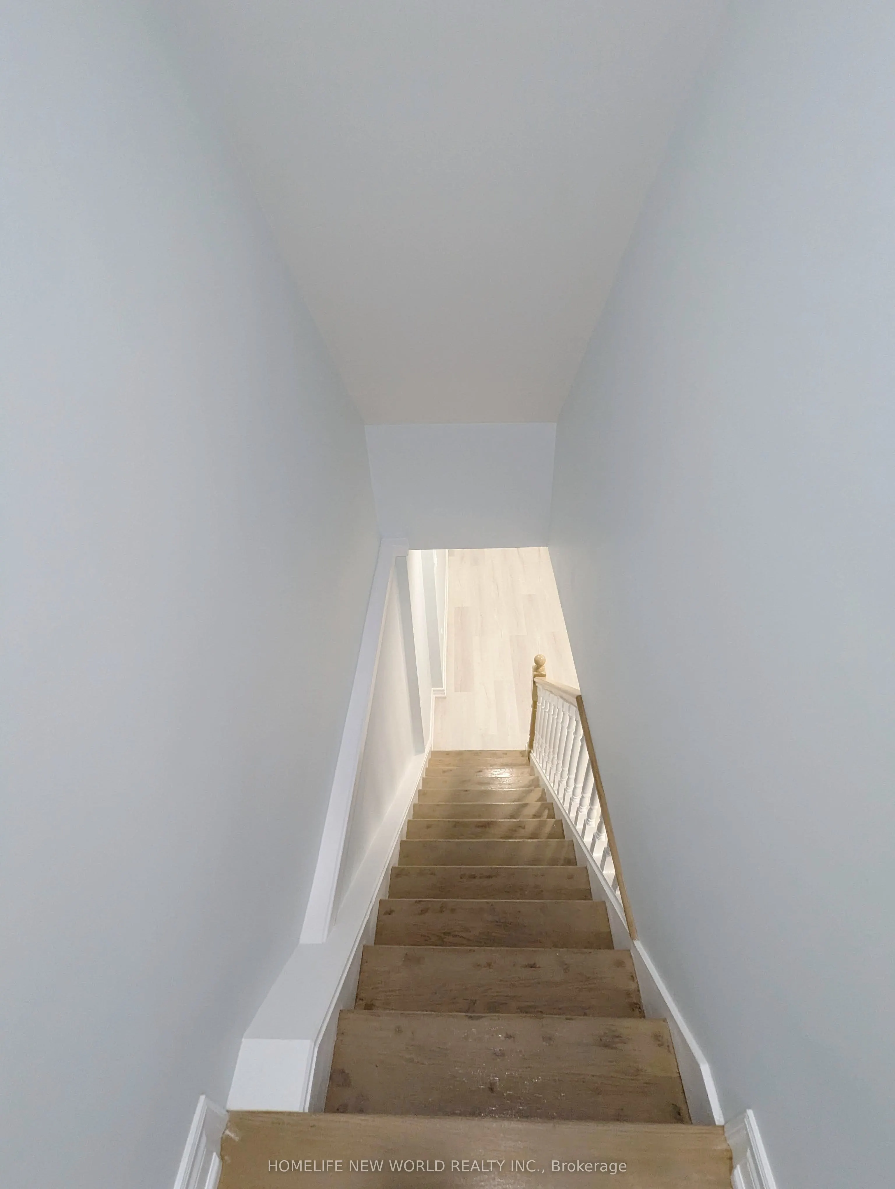 90 Oakvale Avenue #Lower