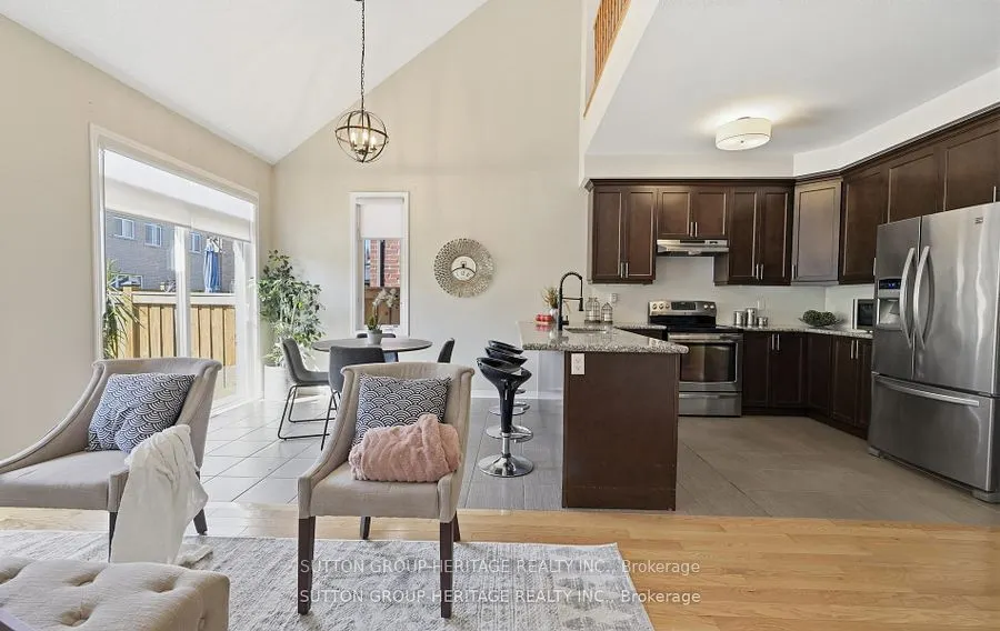 19 Northglen Boulevard