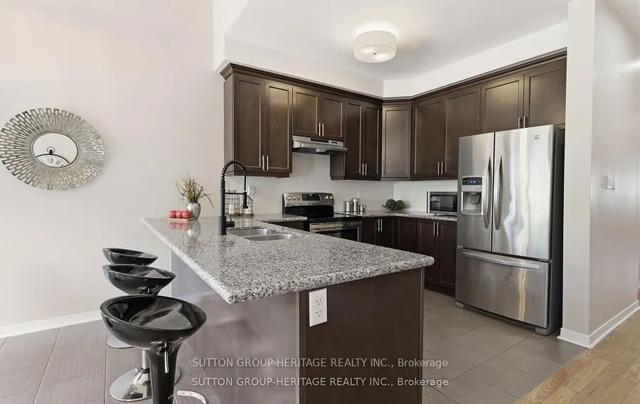 19 Northglen Boulevard