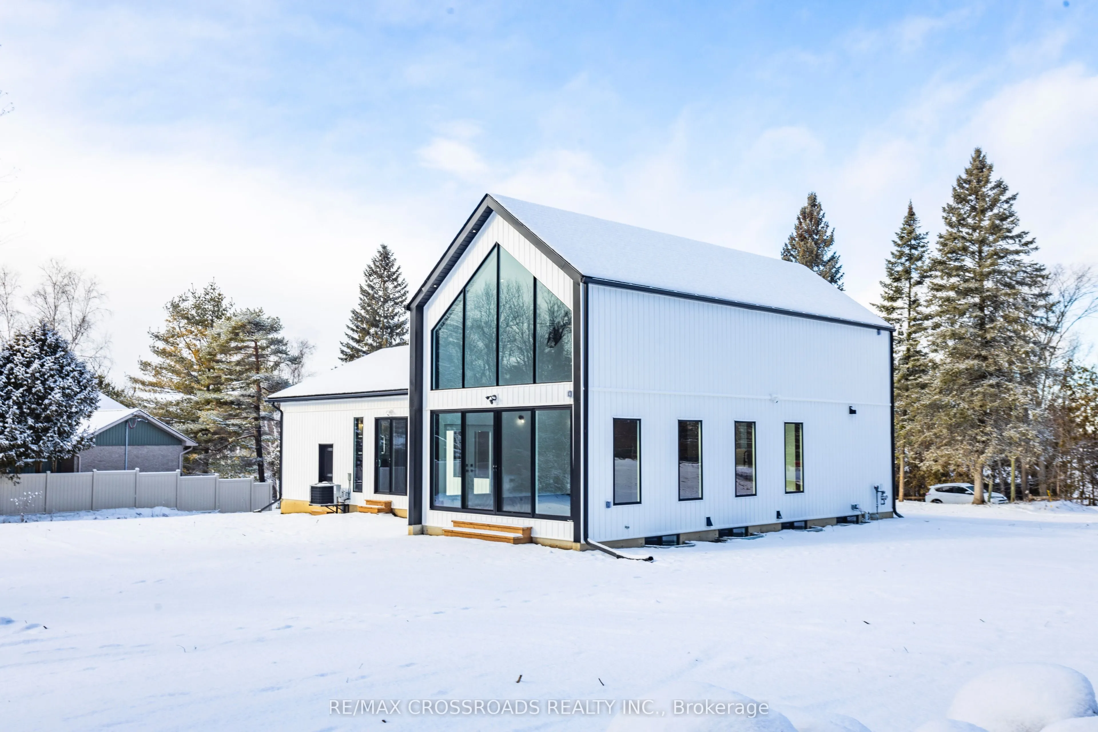 637 View Lake Road