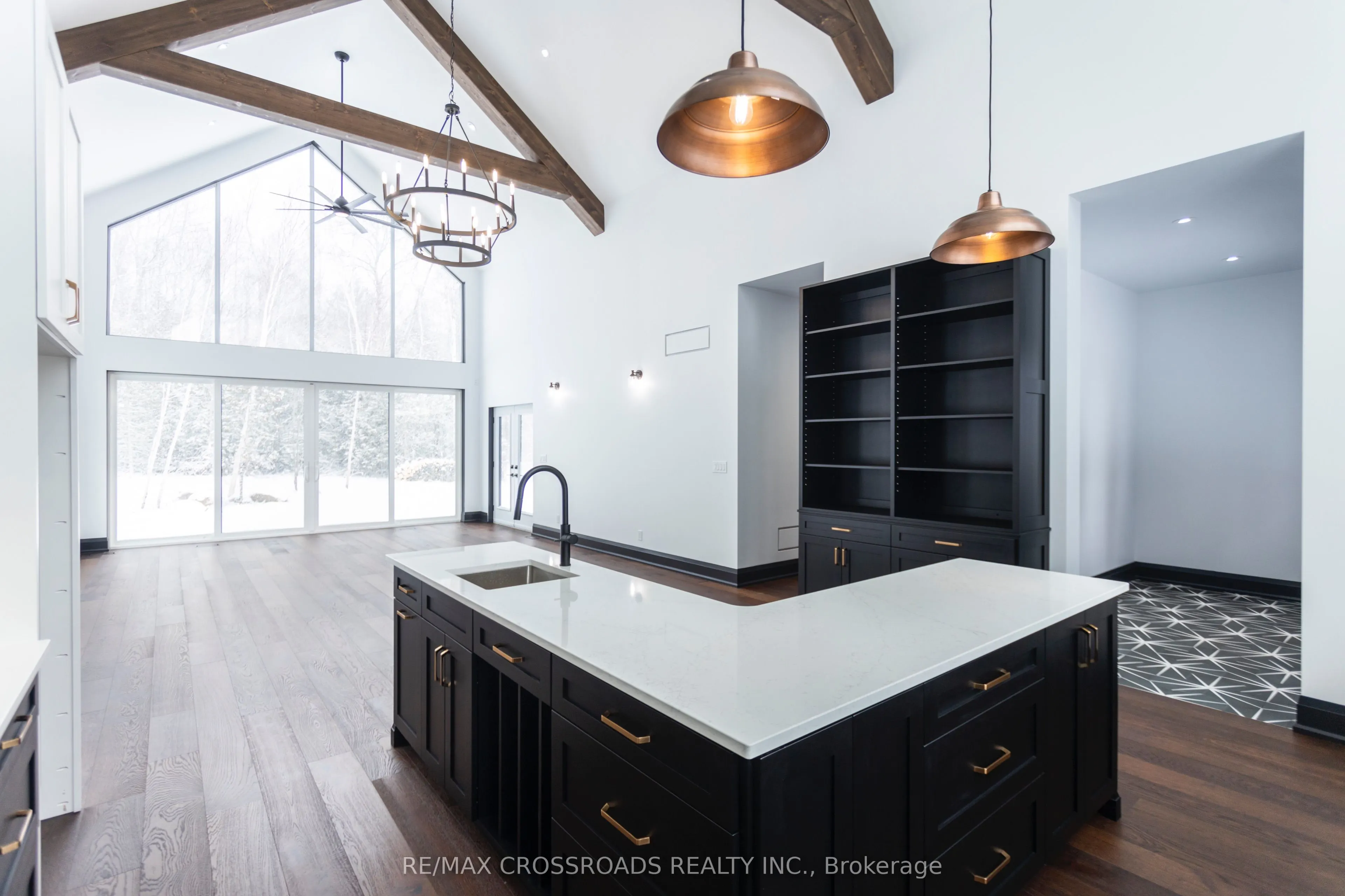 637 View Lake Road