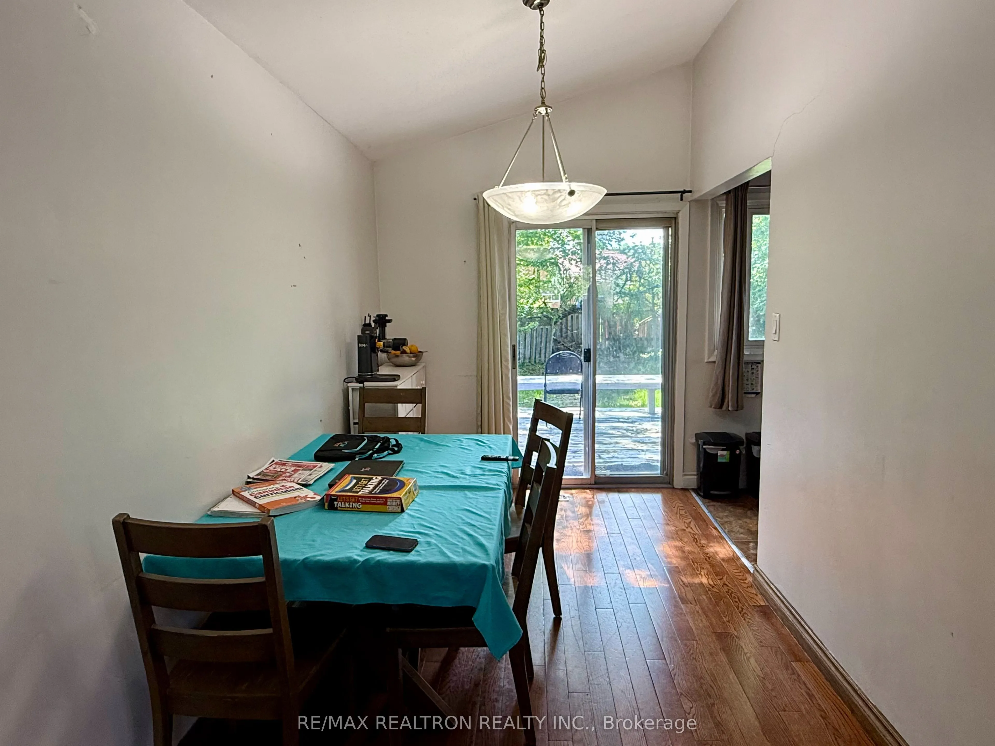 6 Mid Pines Road #Upper