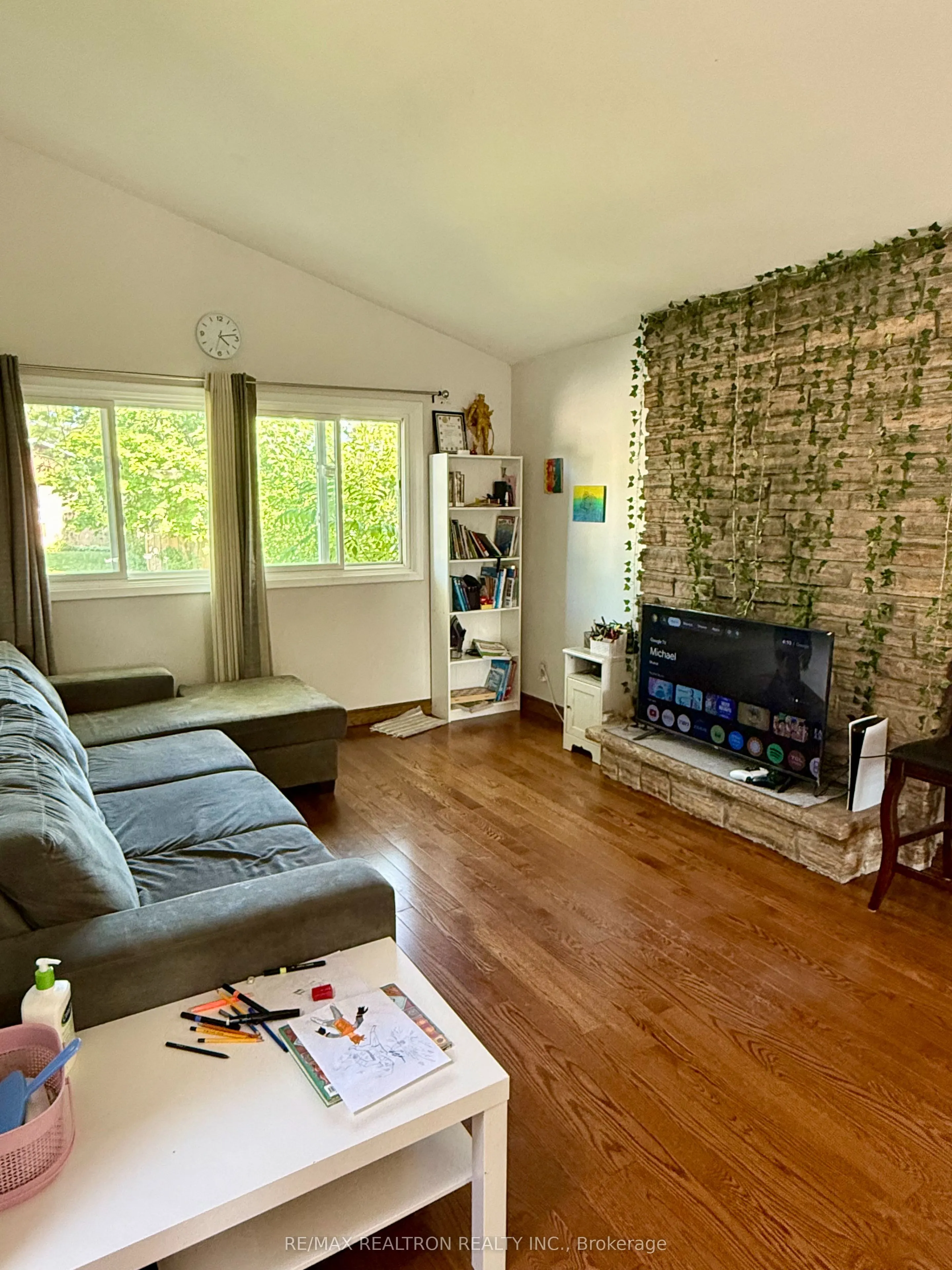 6 Mid Pines Road #Upper