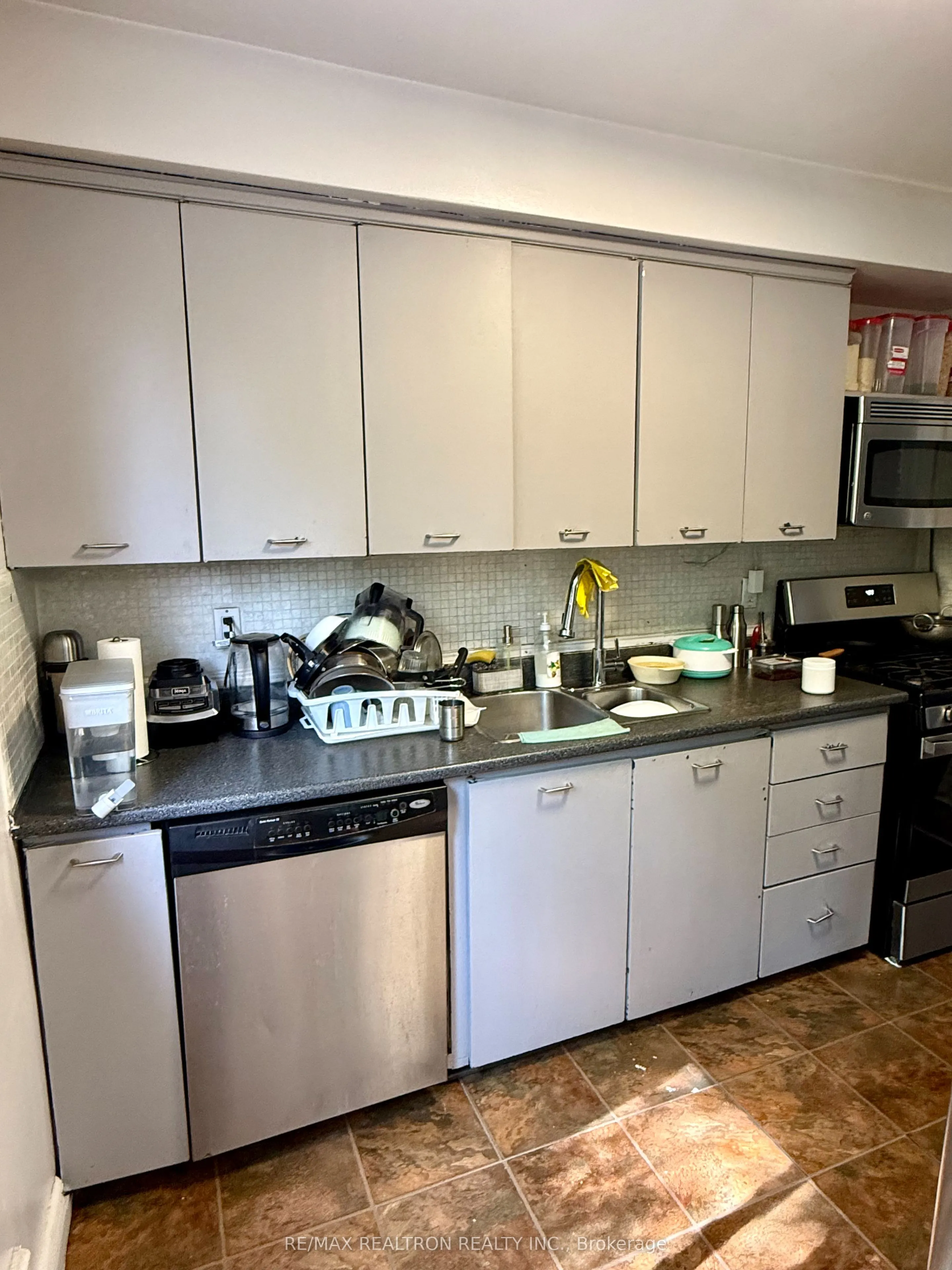 6 Mid Pines Road #Upper