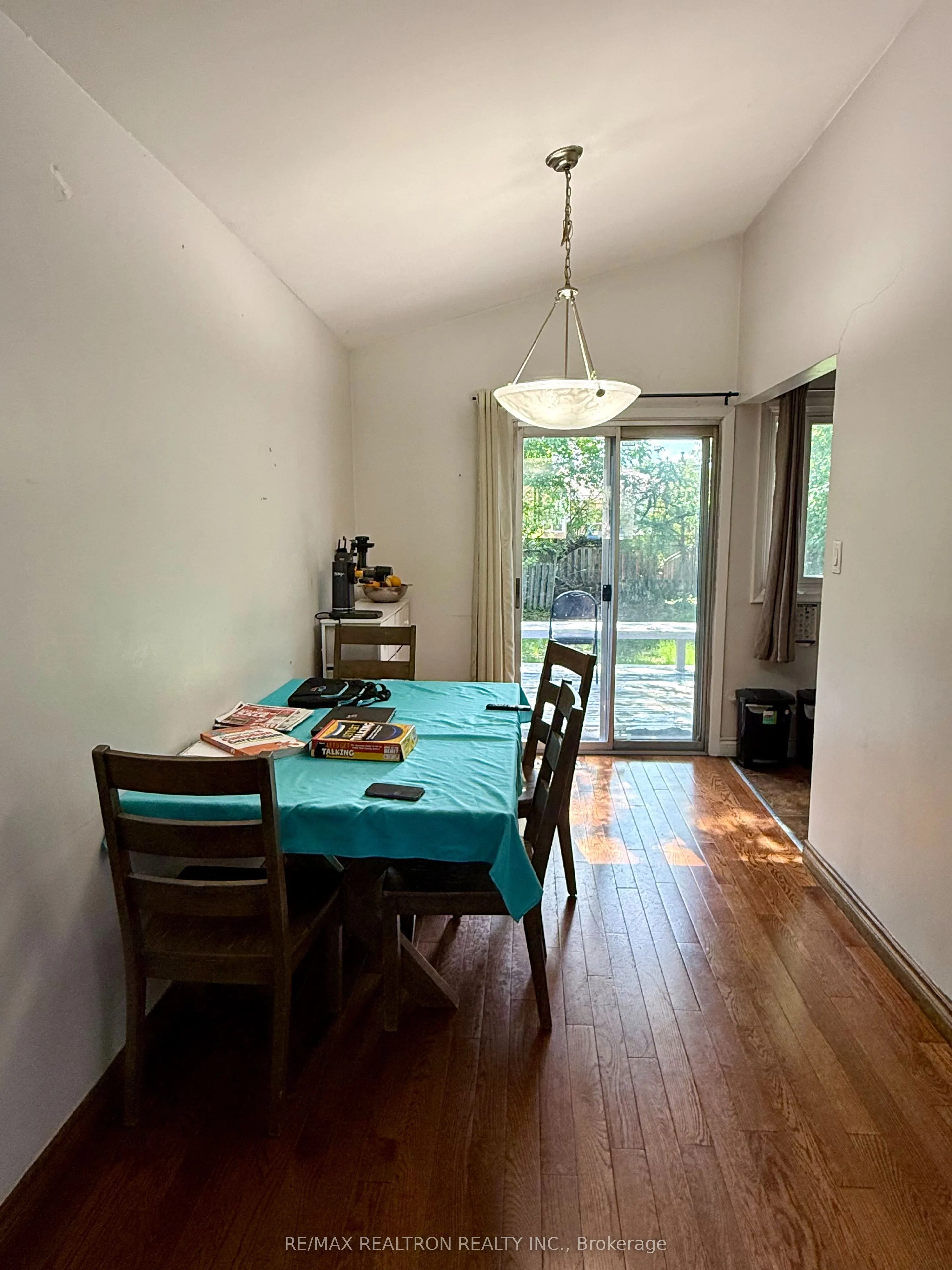 6 Mid Pines Road #Upper