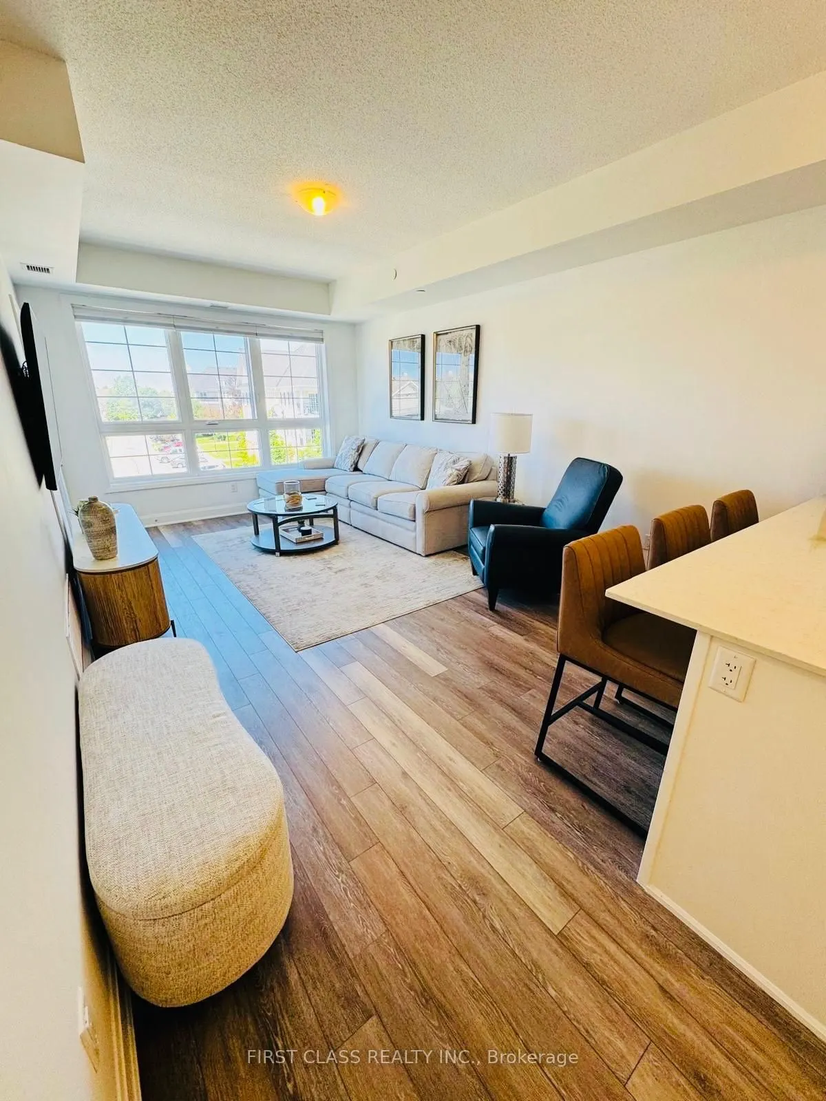 50 Lakebreeze Drive #306