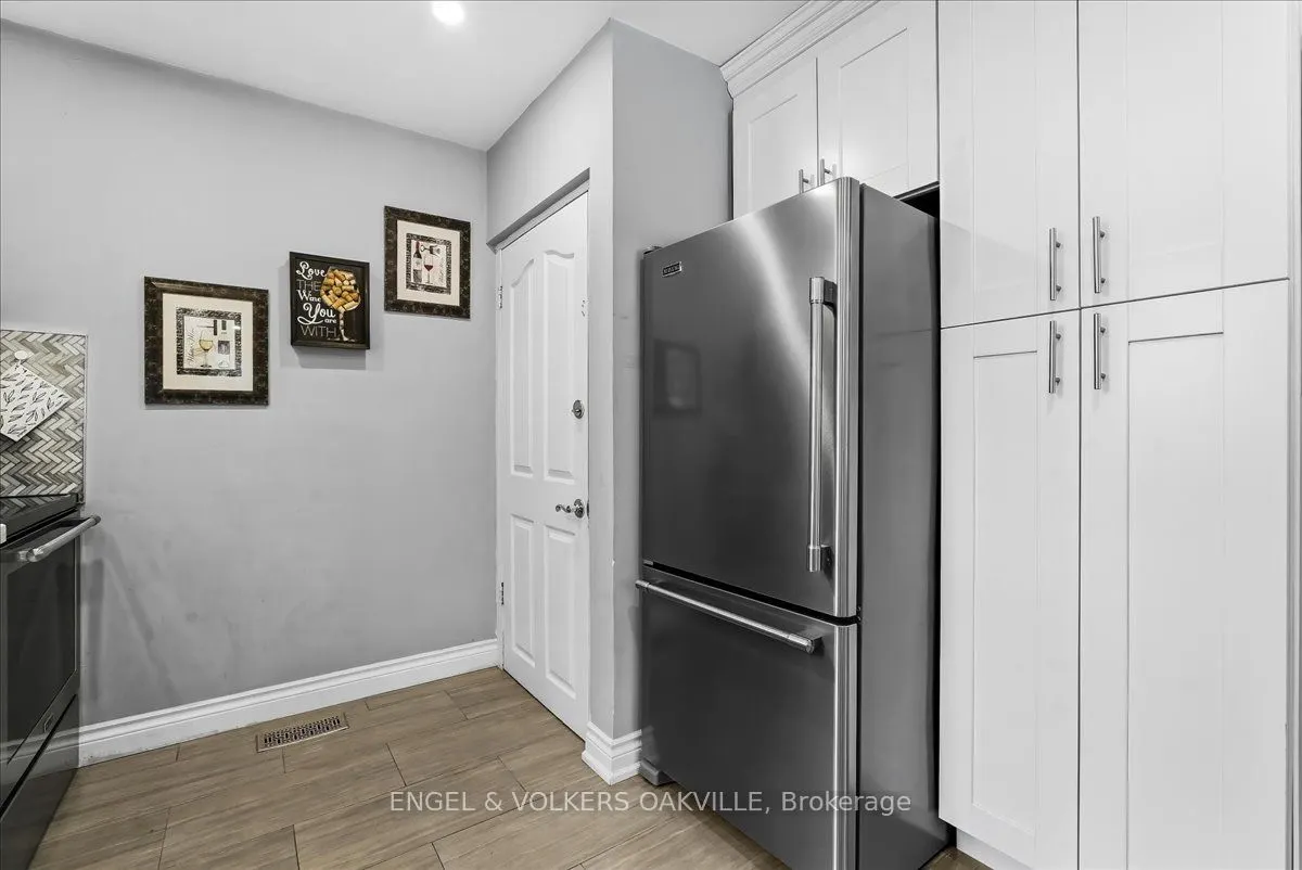 22 Falaise Road