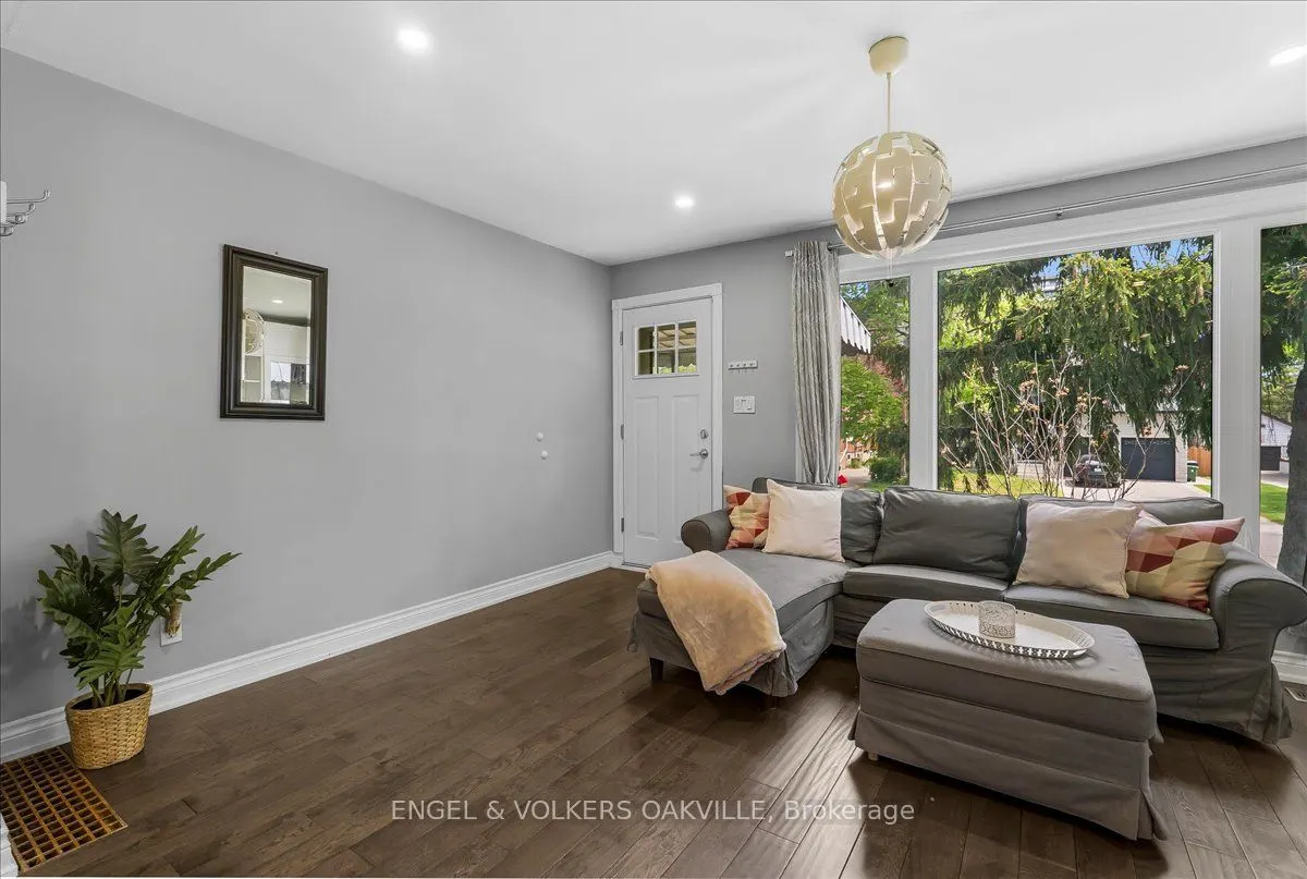 22 Falaise Road