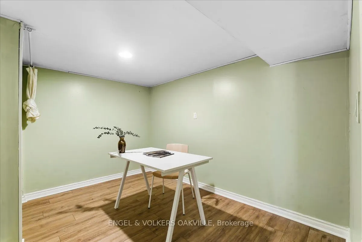 22 Falaise Road