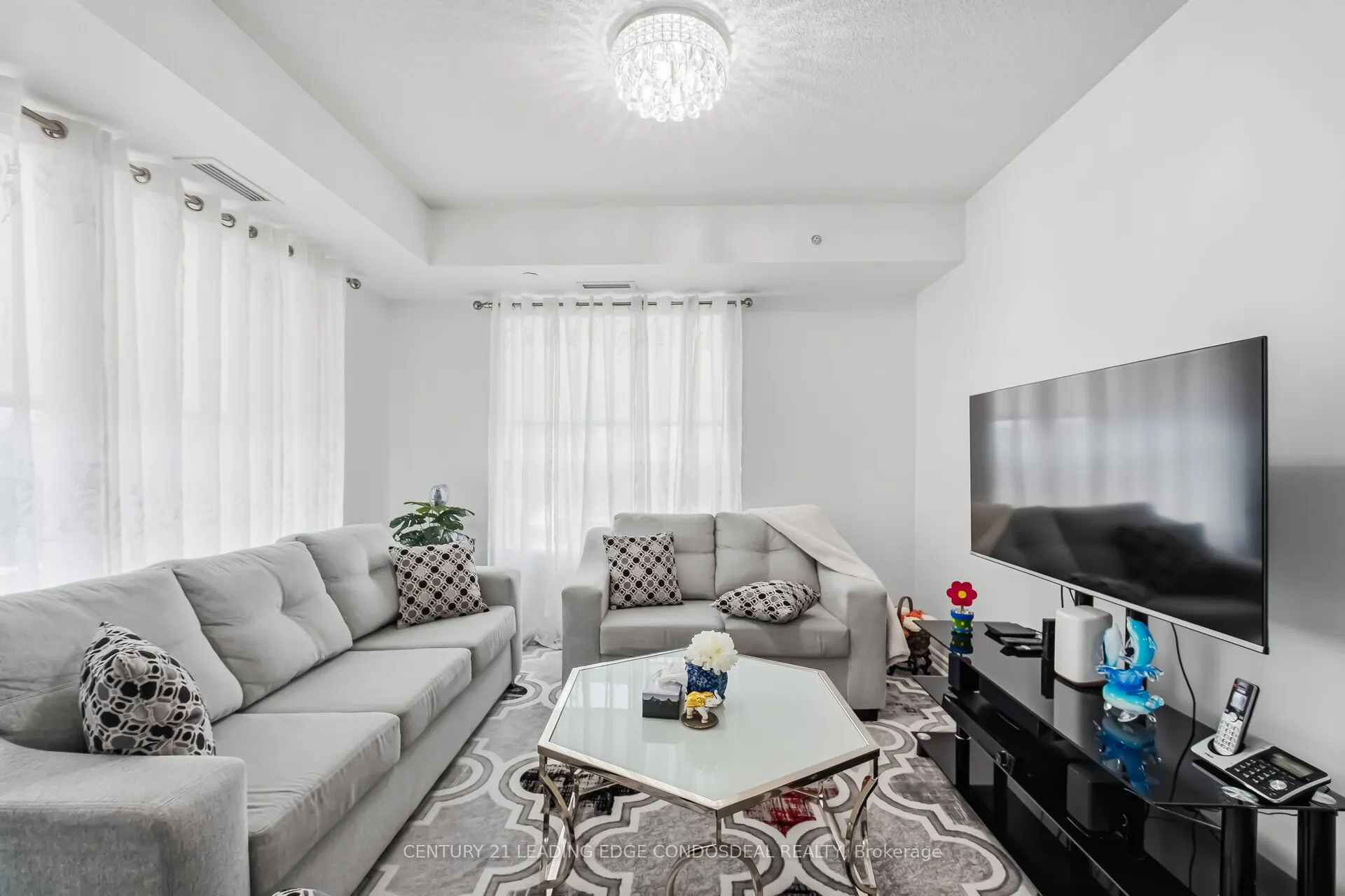 1 Falaise Road #424