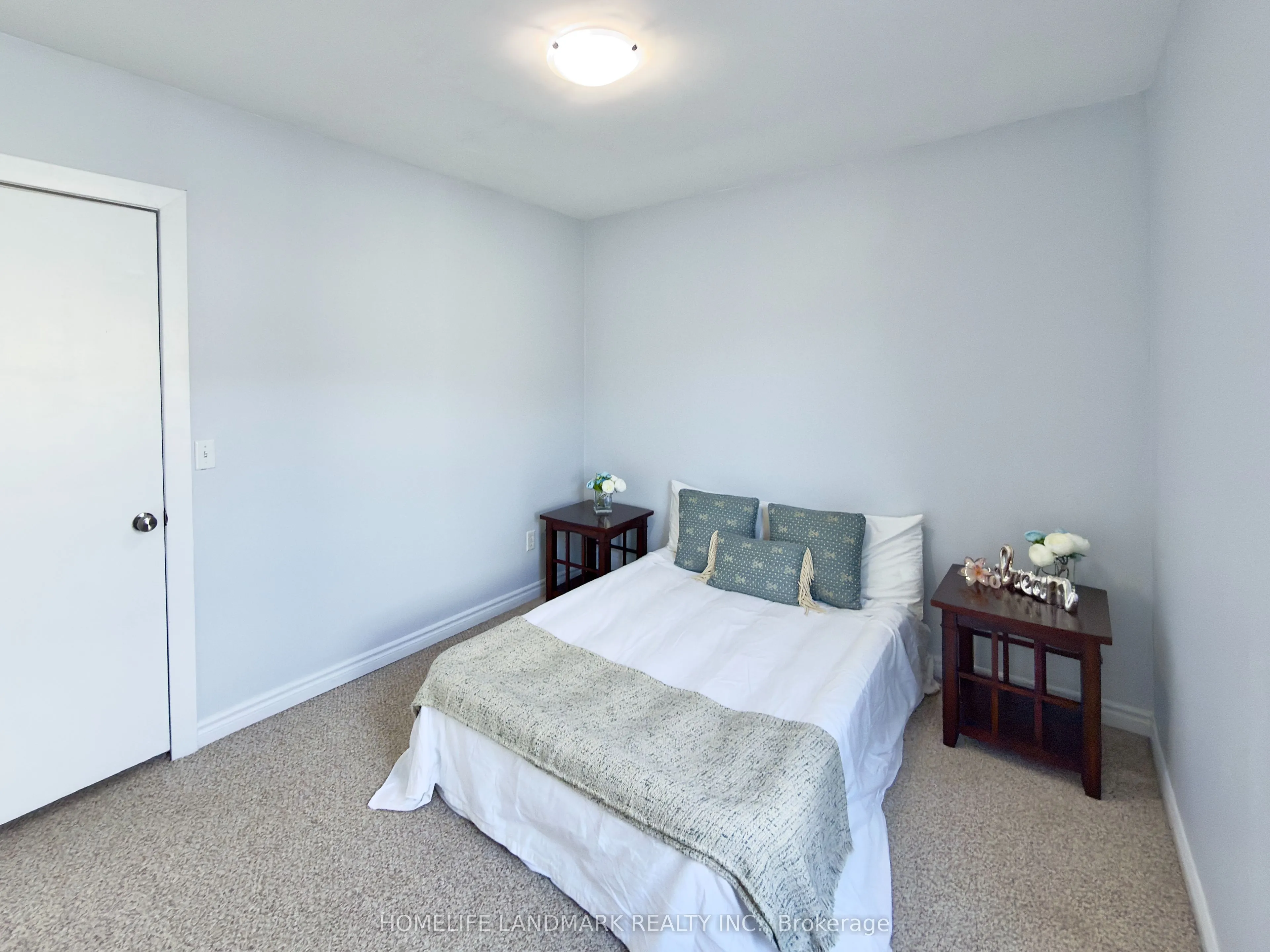67 Banting Avenue