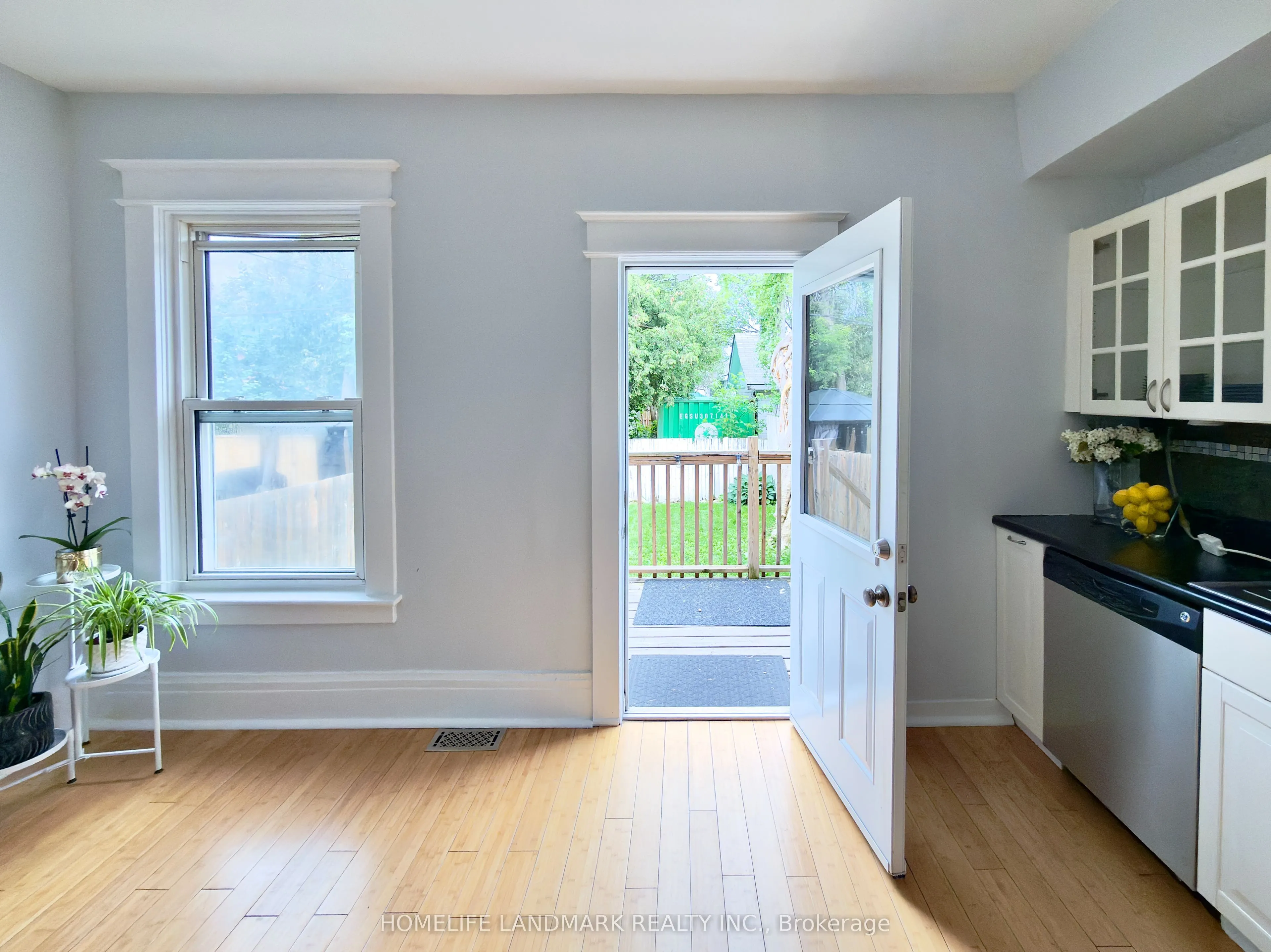 67 Banting Avenue