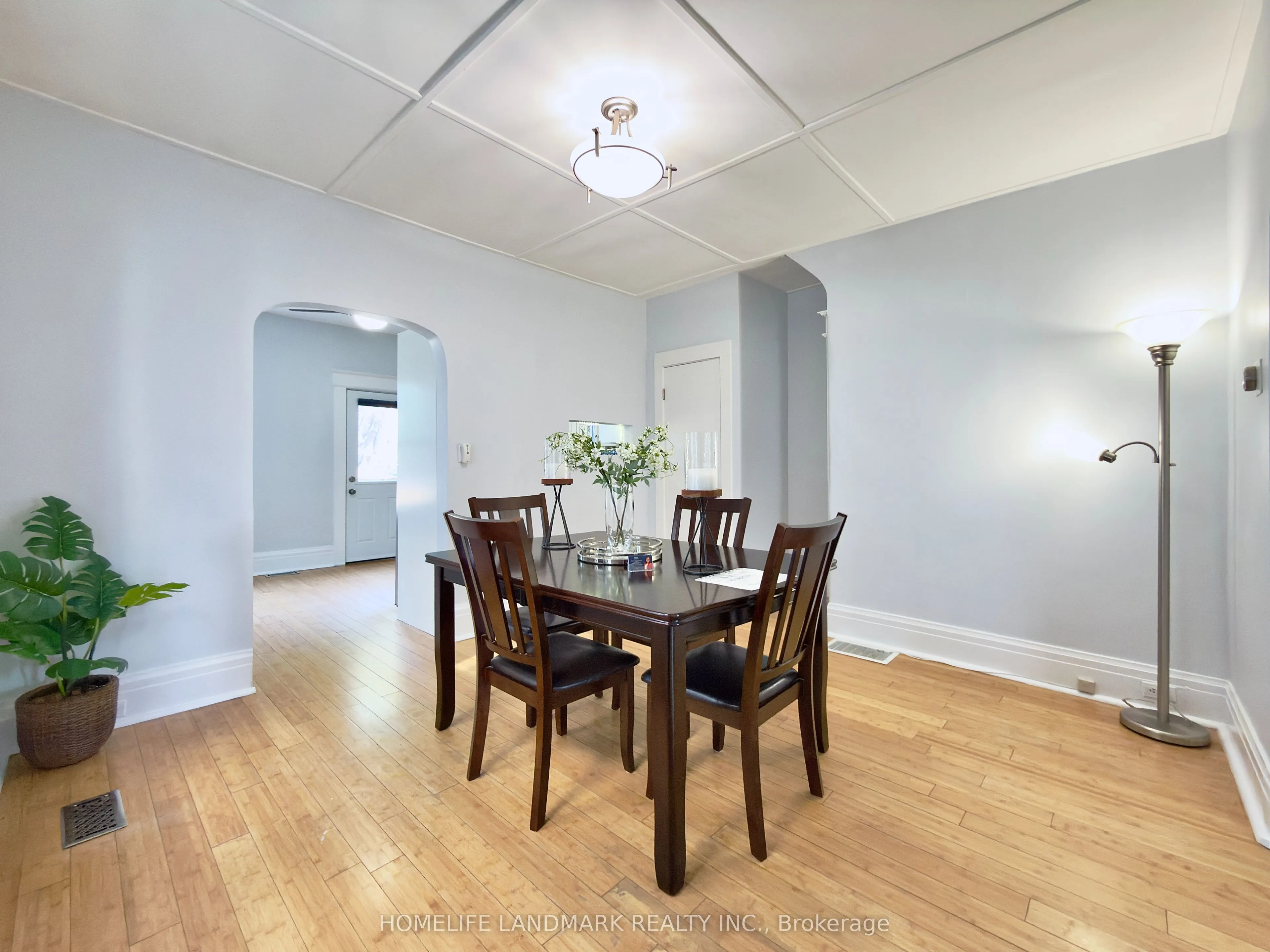 67 Banting Avenue