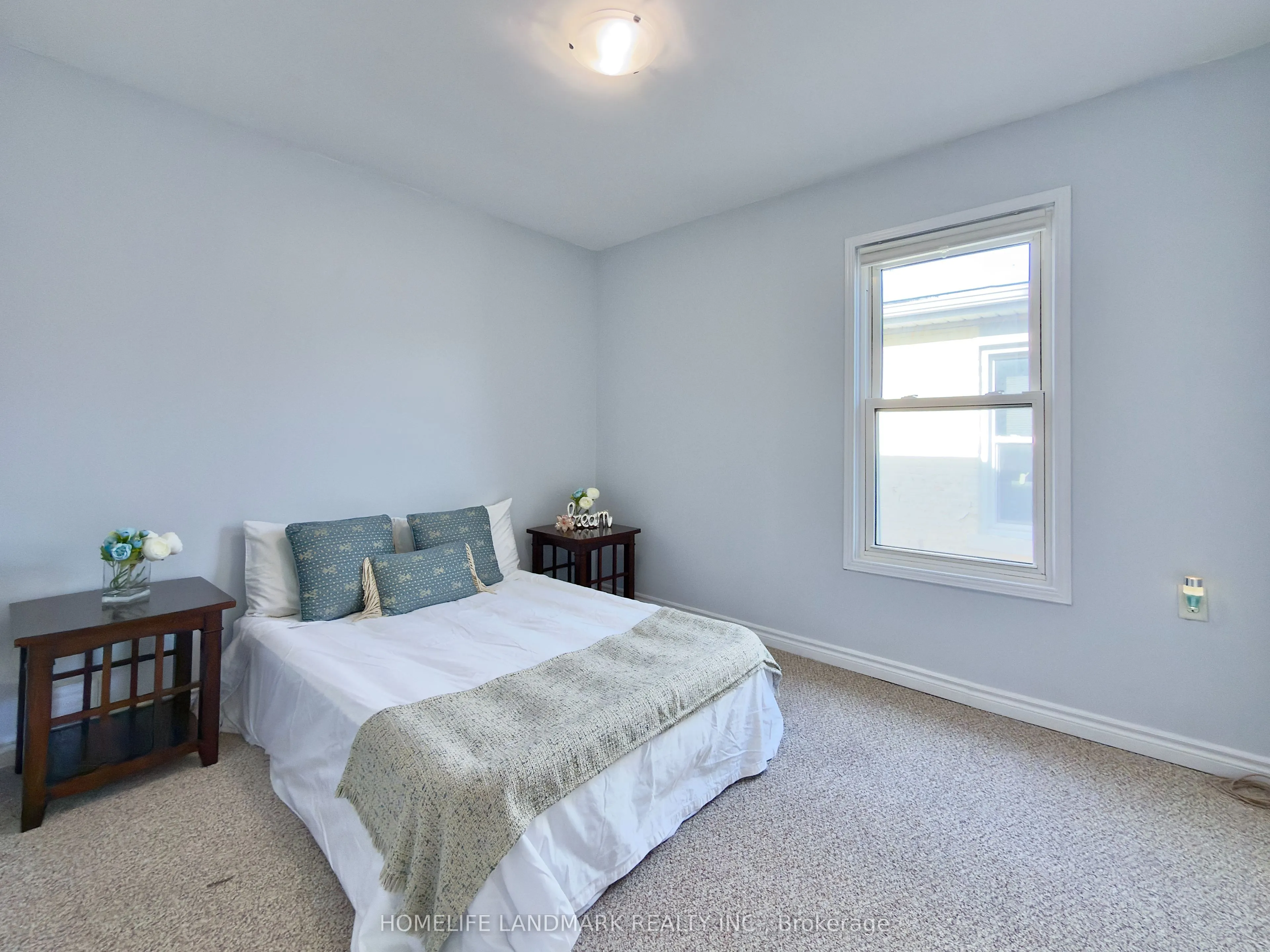 67 Banting Avenue