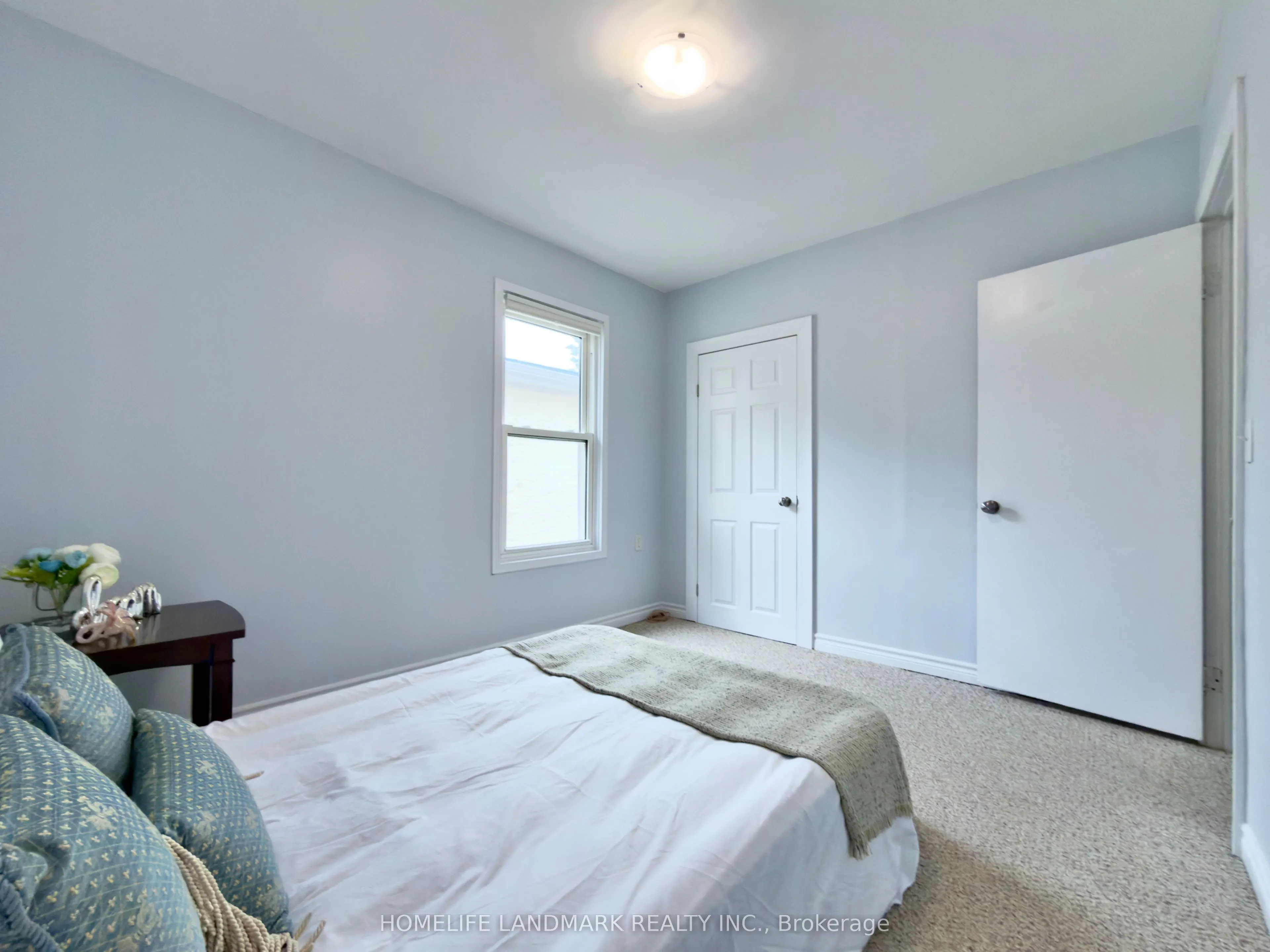 67 Banting Avenue