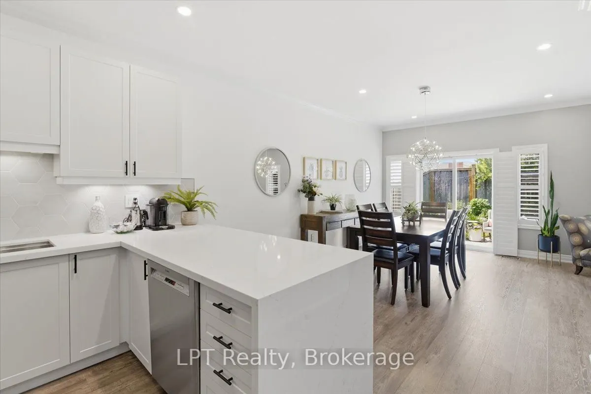 71 Laprade Square