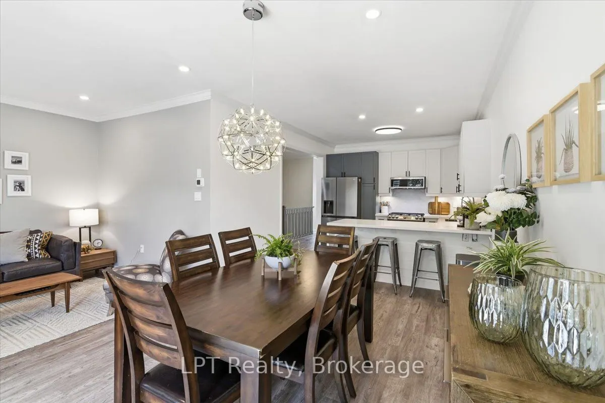 71 Laprade Square