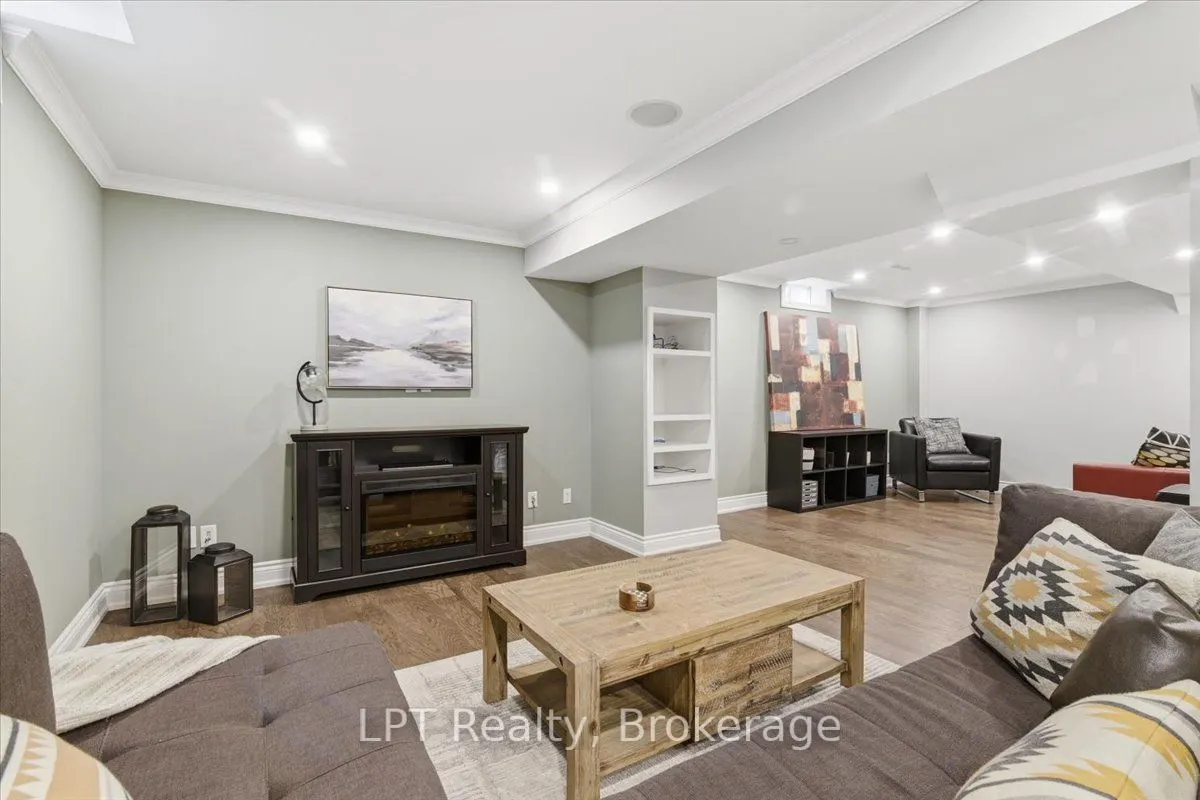 71 Laprade Square