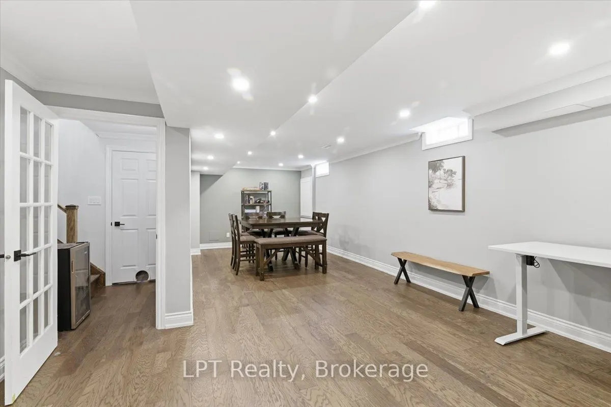 71 Laprade Square