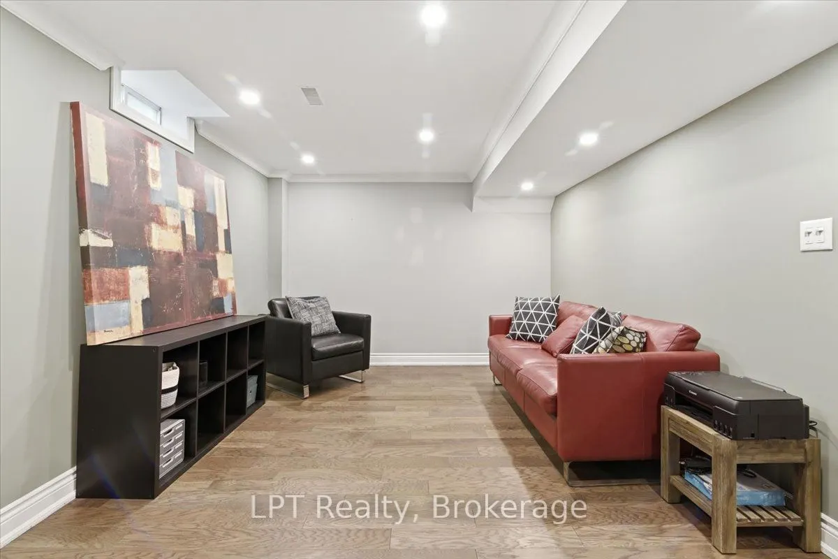 71 Laprade Square