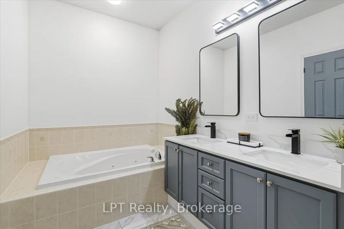 71 Laprade Square