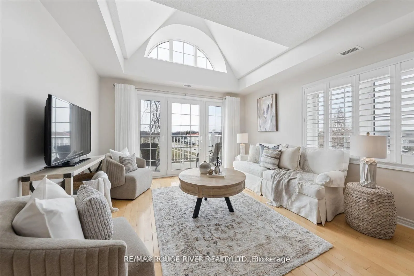 395 Lakebreeze Drive #306