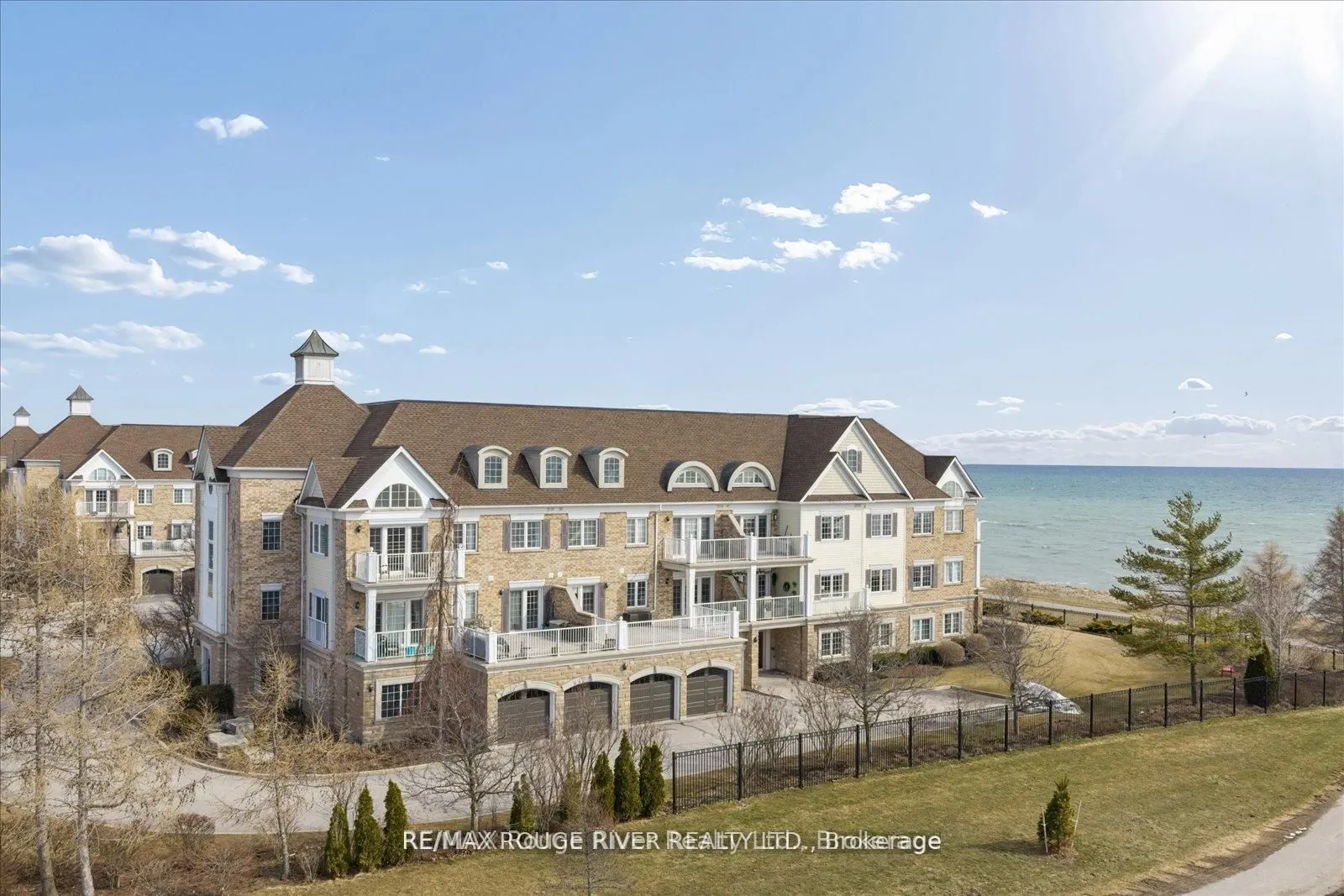 395 Lakebreeze Drive #306