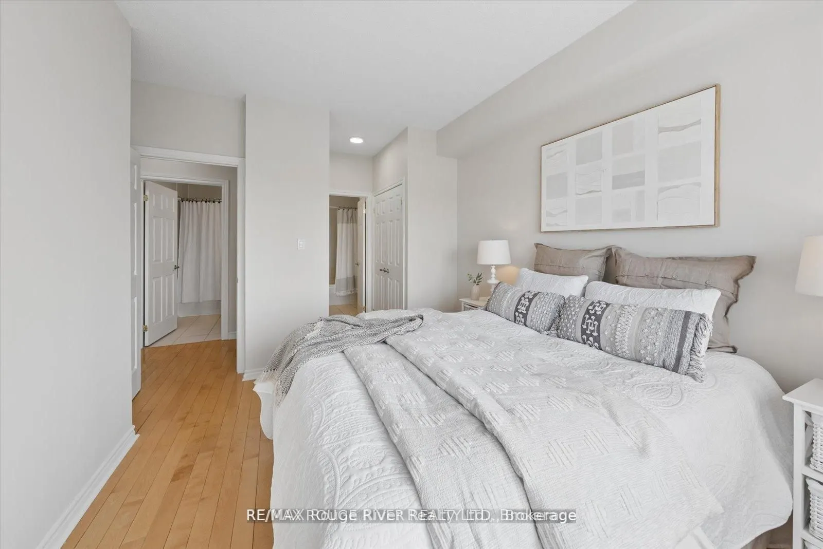 395 Lakebreeze Drive #306