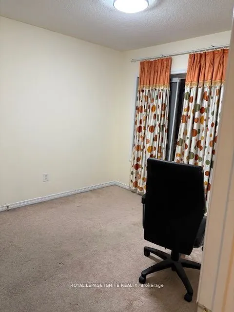 11 Curran Hall Crescent