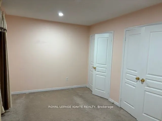 11 Curran Hall Crescent