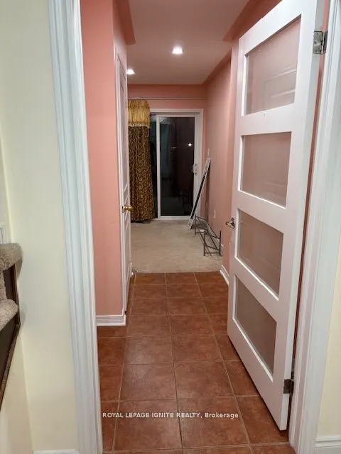 11 Curran Hall Crescent