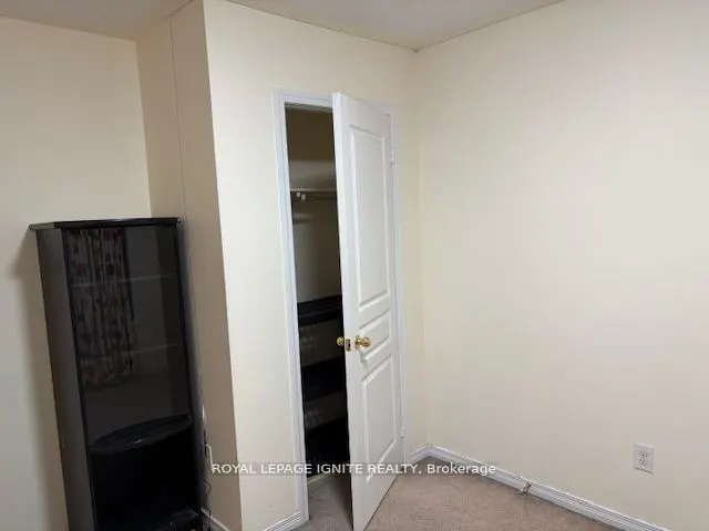11 Curran Hall Crescent
