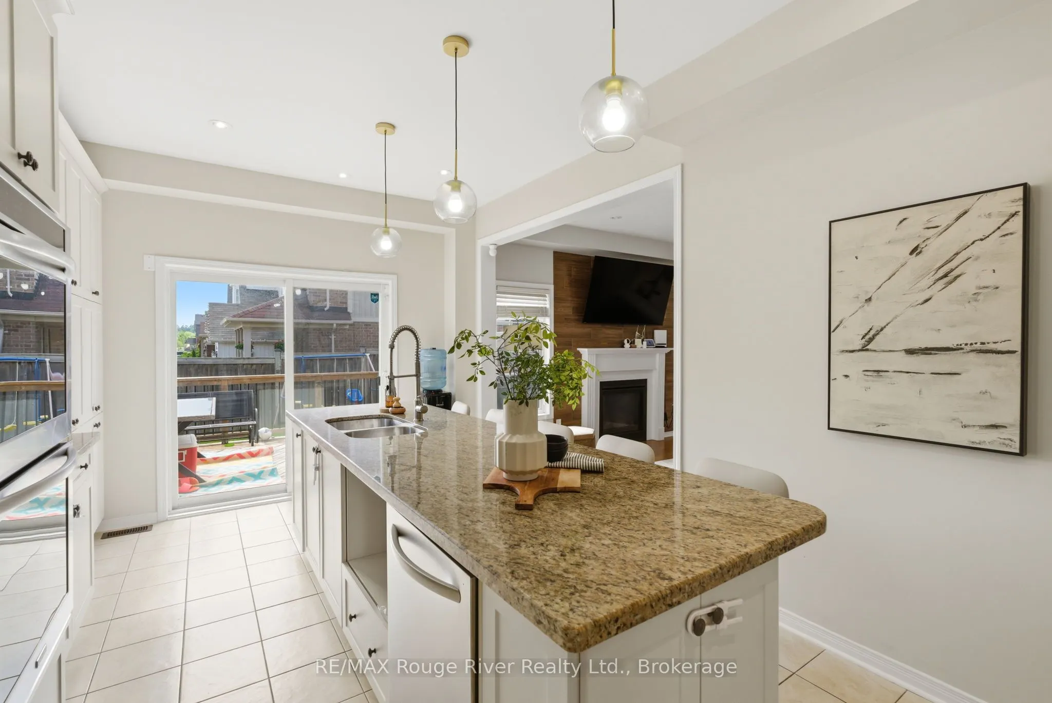 86 Edwin Carr Street
