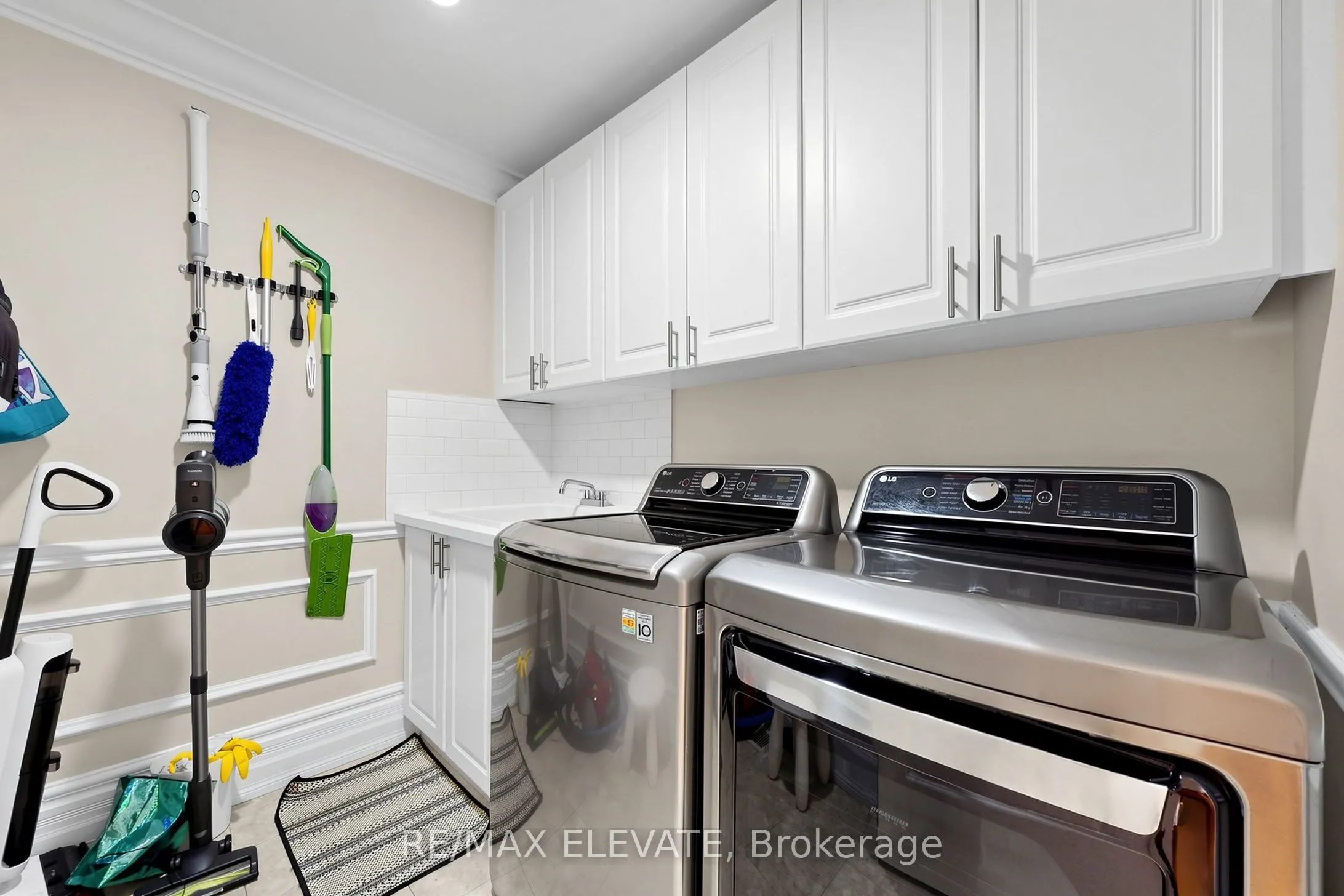 11 Joshua Boulevard