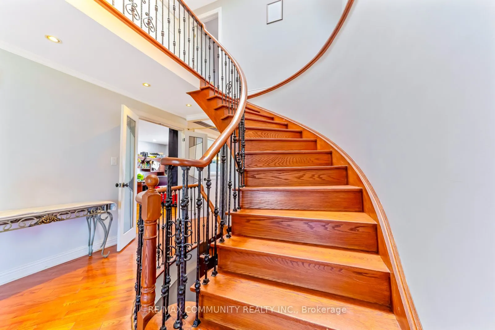 56 Cedar Brae Boulevard