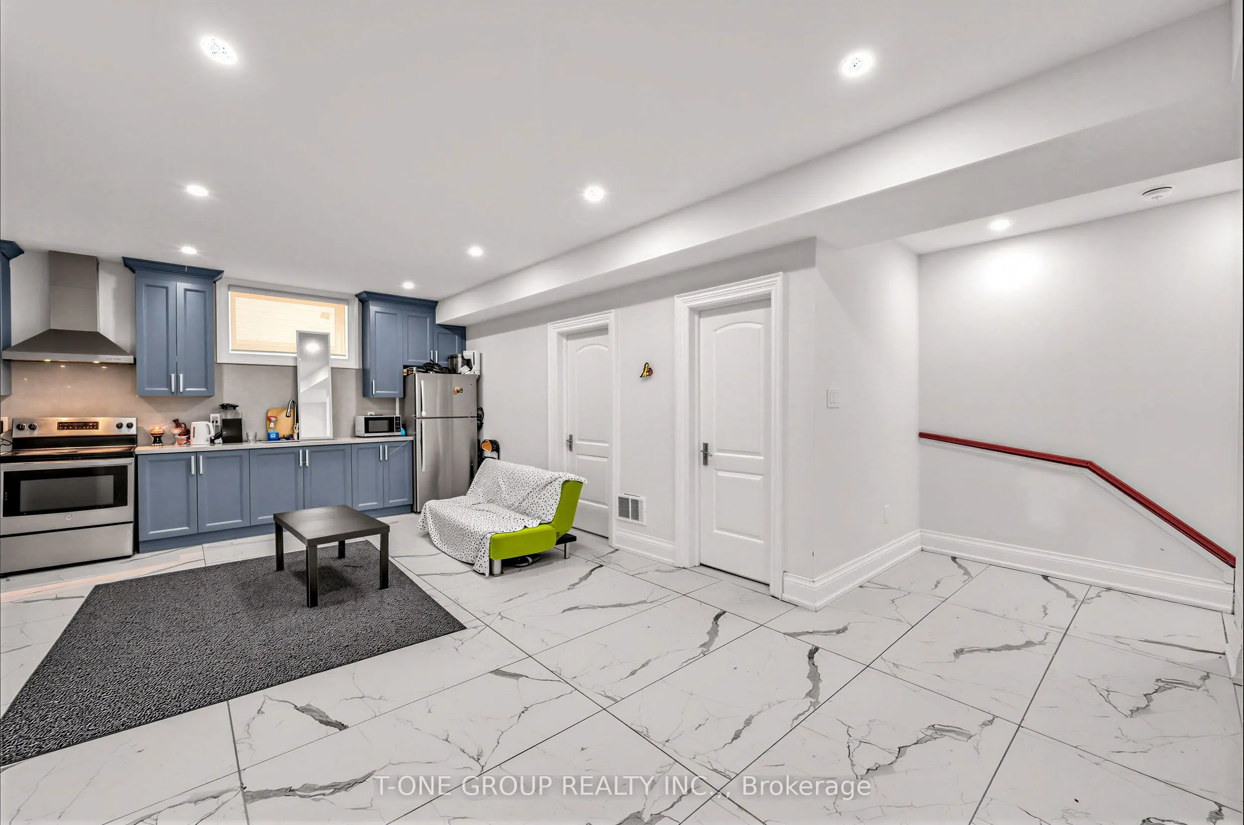 70 Scarborough Heights Boulevard