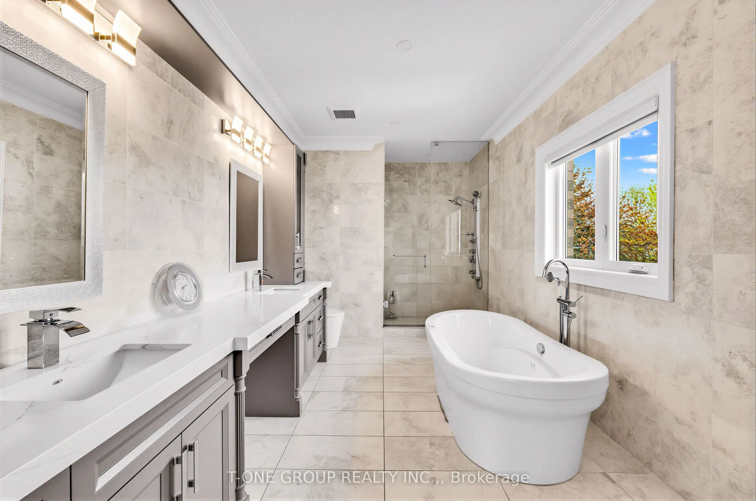 70 Scarborough Heights Boulevard