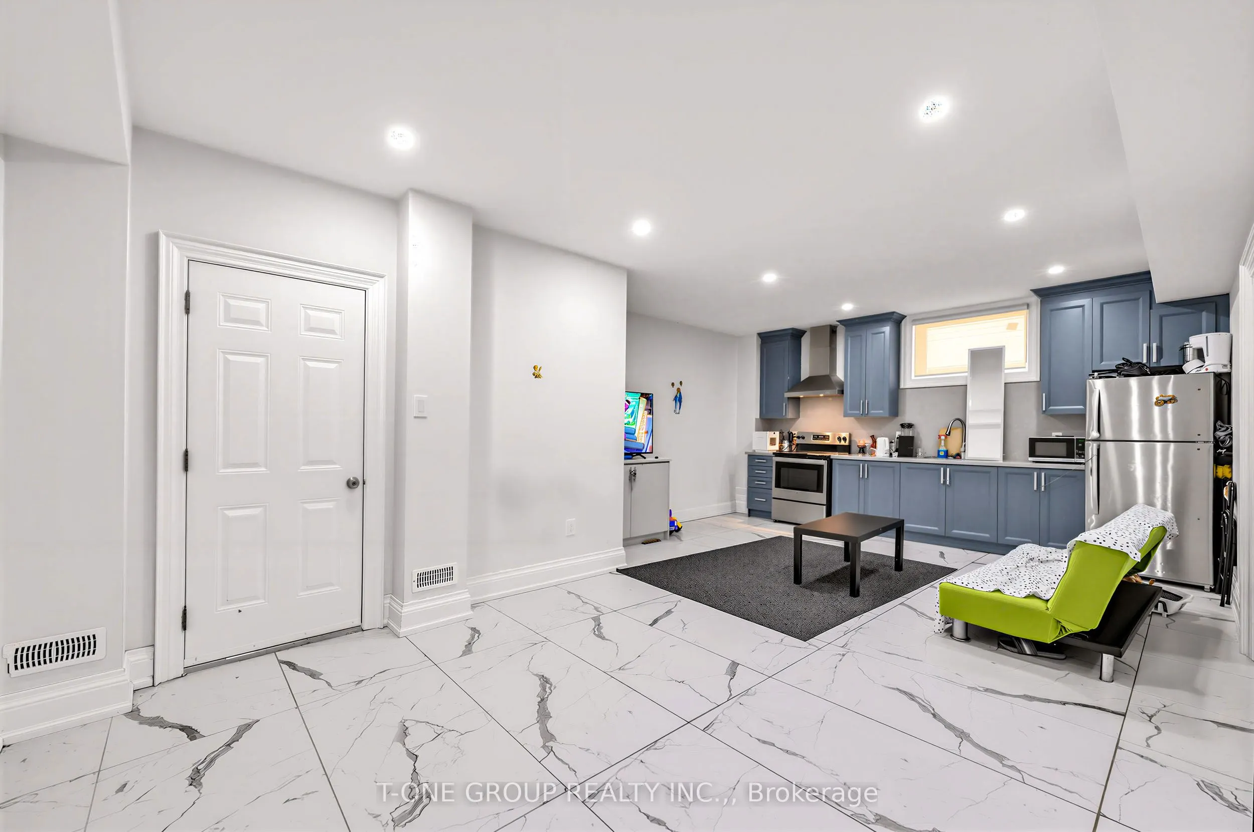 70 Scarborough Heights Boulevard