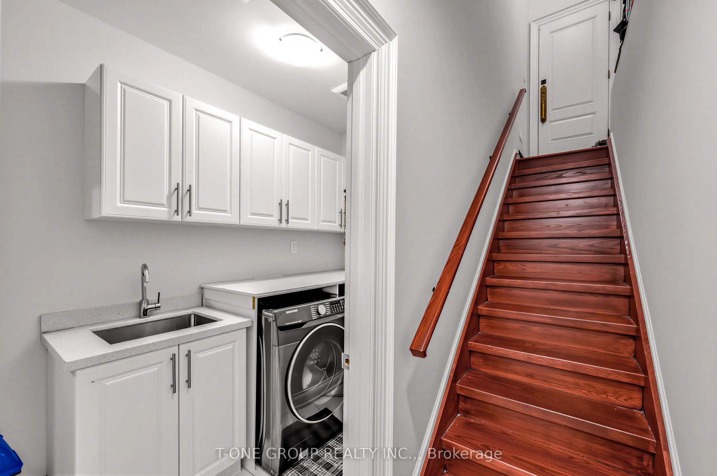 70 Scarborough Heights Boulevard