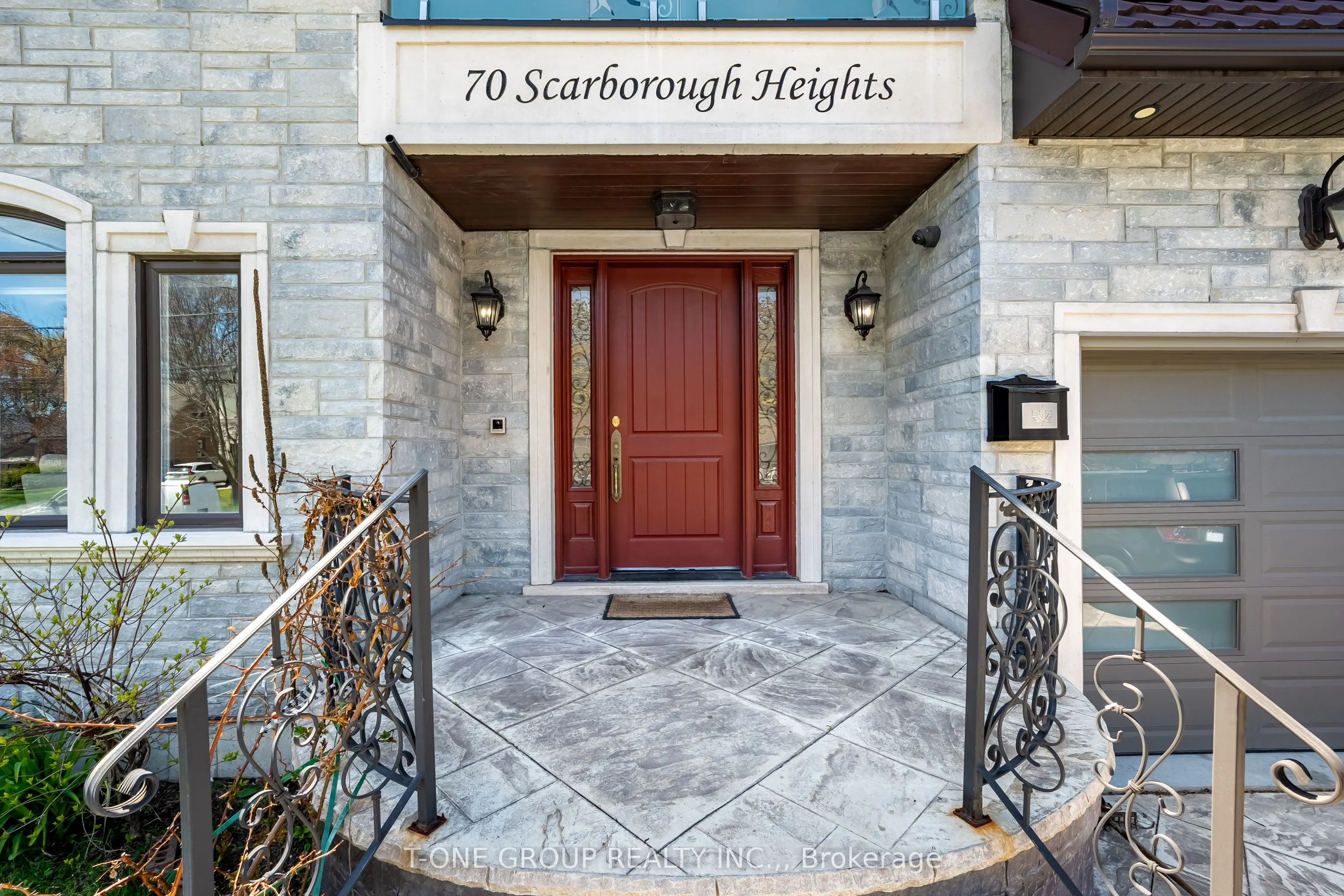 70 Scarborough Heights Boulevard
