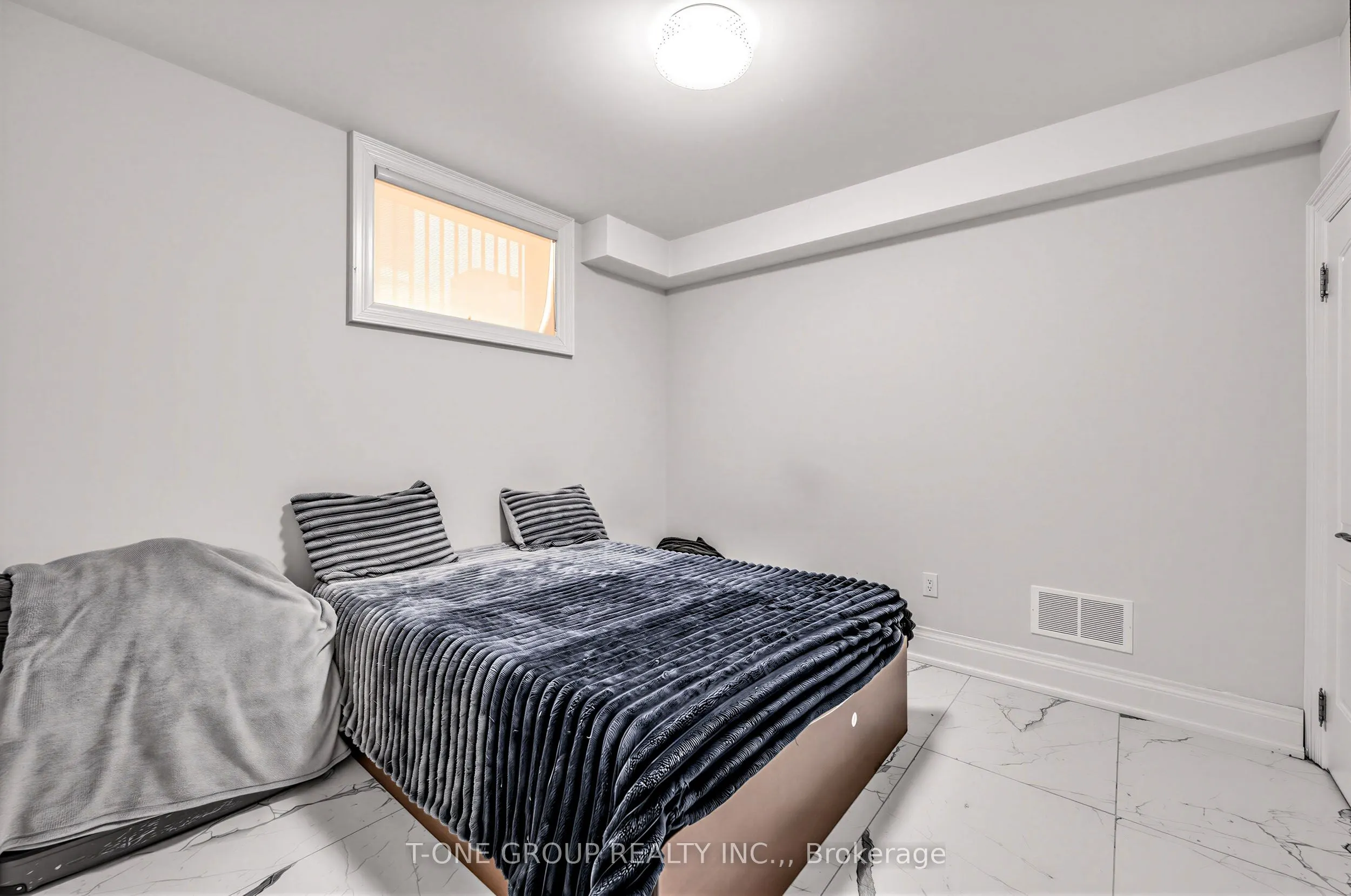 70 Scarborough Heights Boulevard