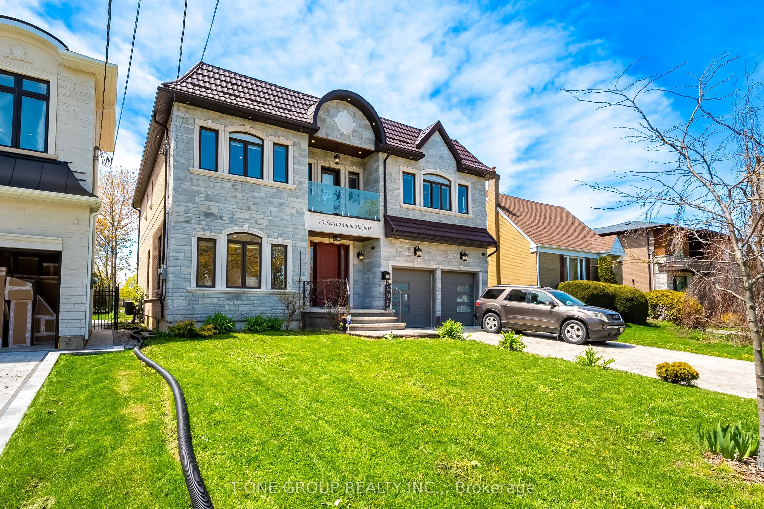 70 Scarborough Heights Boulevard