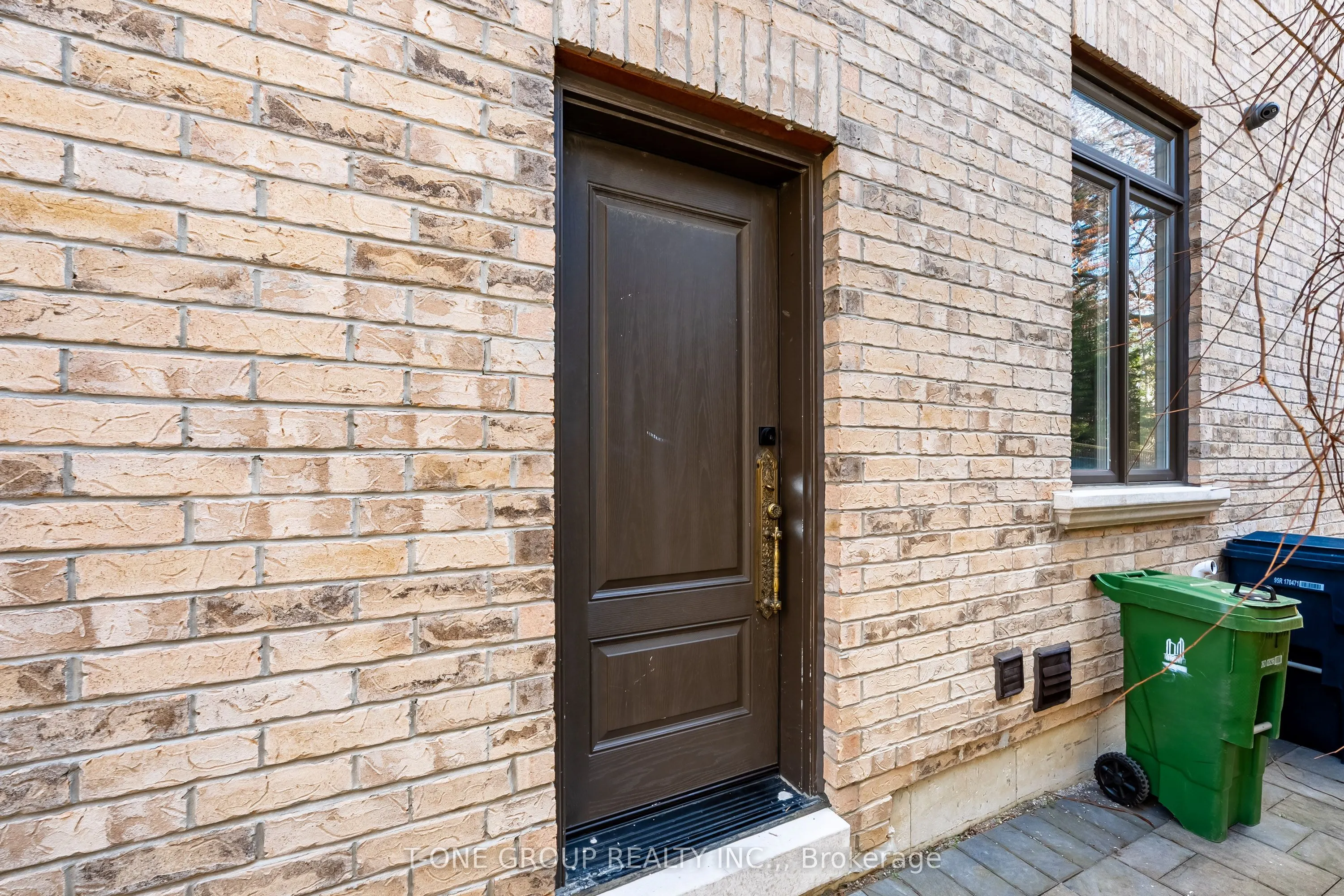 70 Scarborough Heights Boulevard