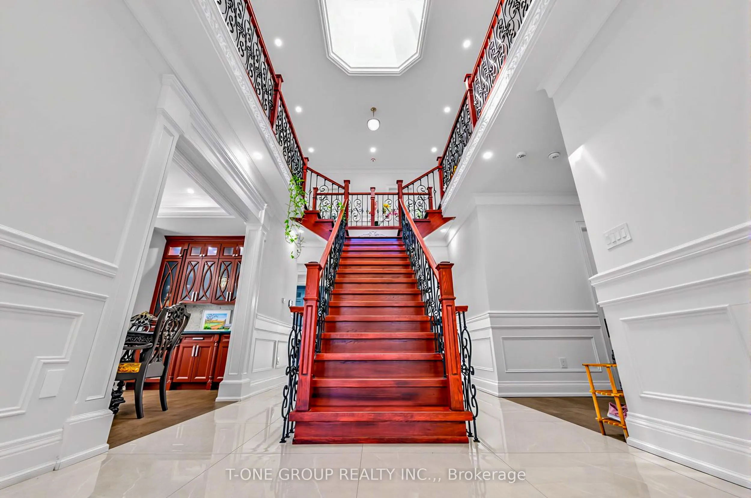 70 Scarborough Heights Boulevard