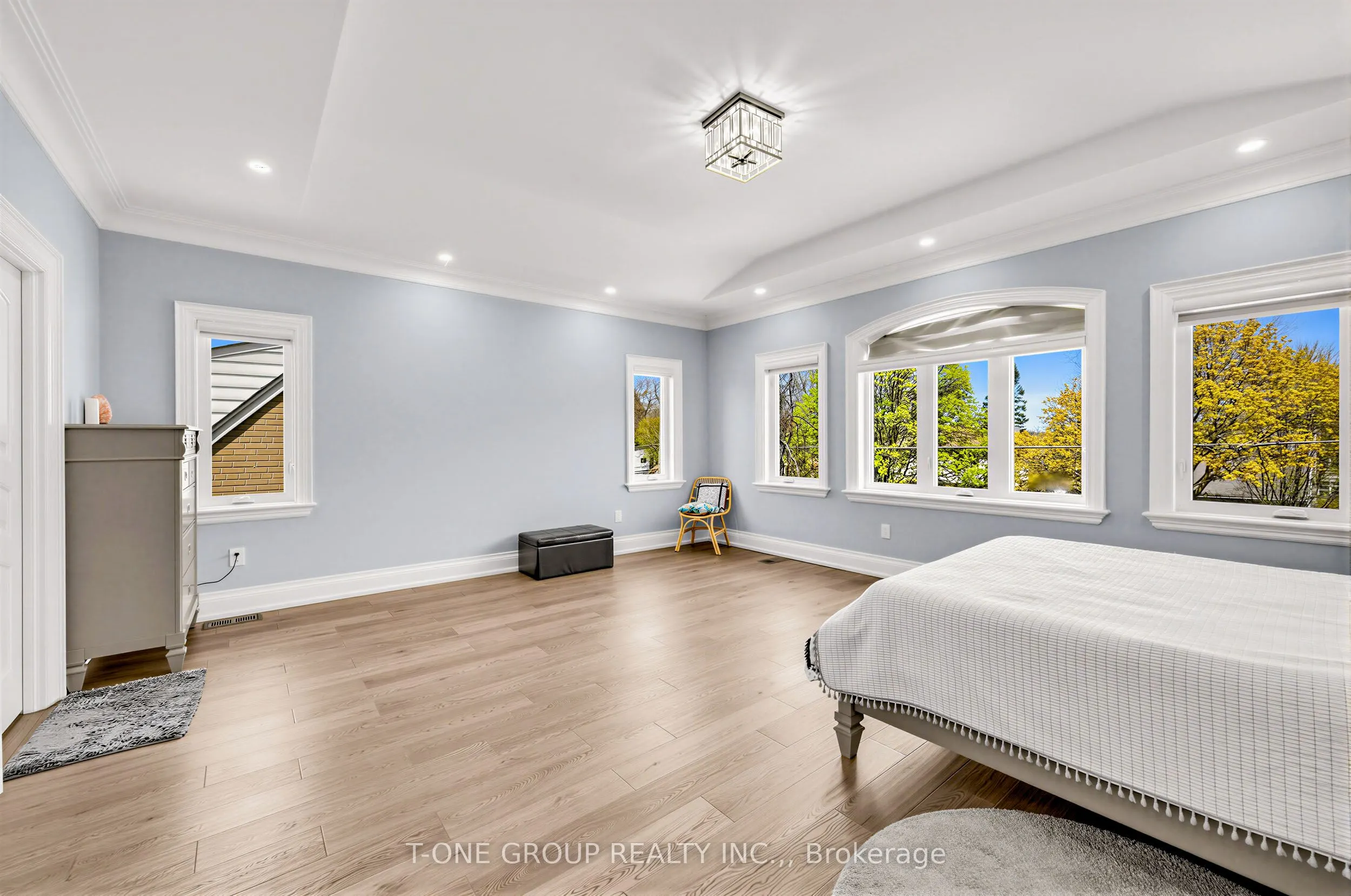 70 Scarborough Heights Boulevard