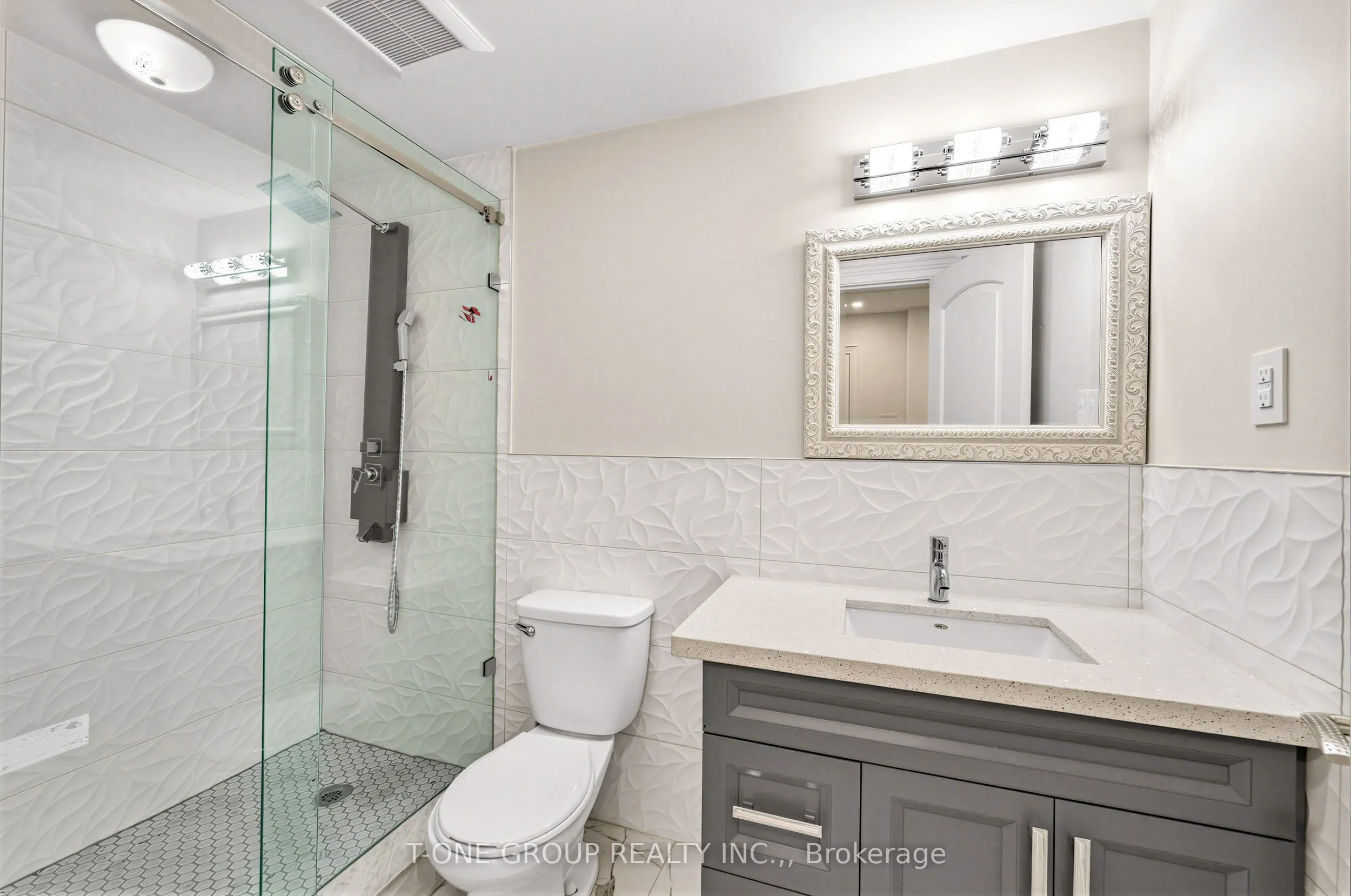 70 Scarborough Heights Boulevard
