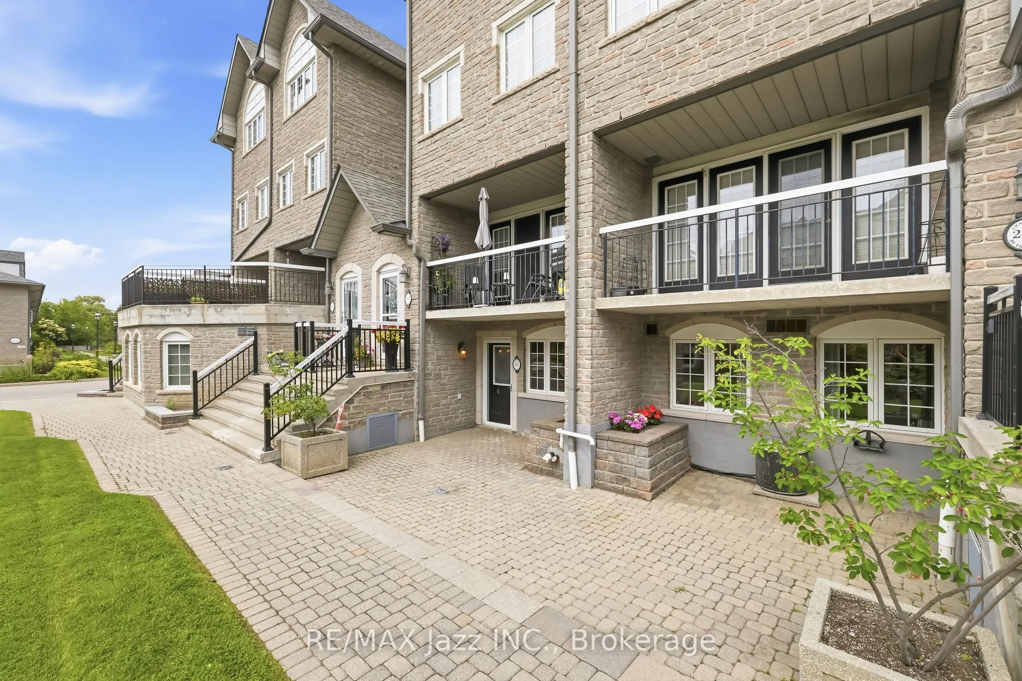 1995 Royal Road #115