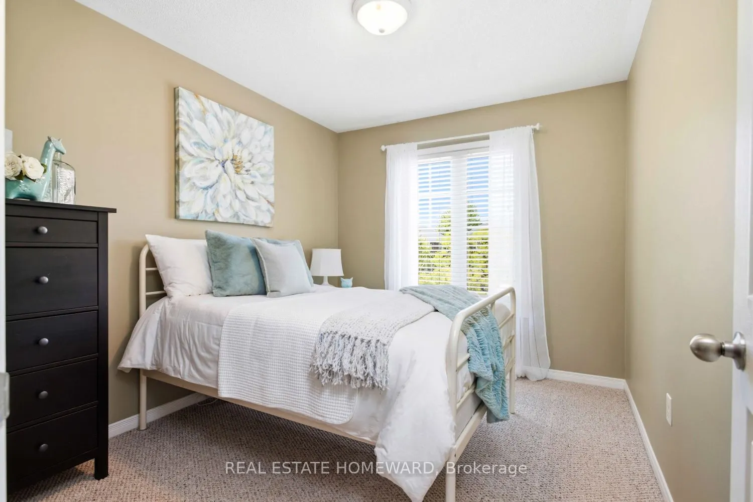 571 Longworth Avenue E #10
